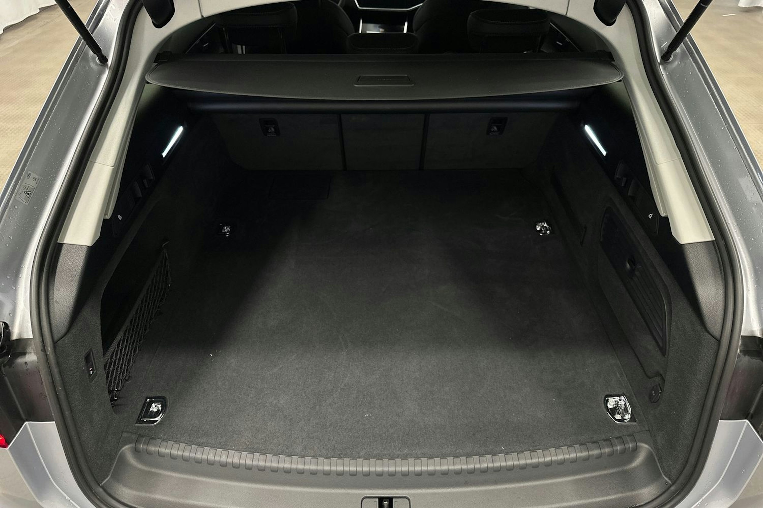 hopea Audi A6 2025 kuva 14.
