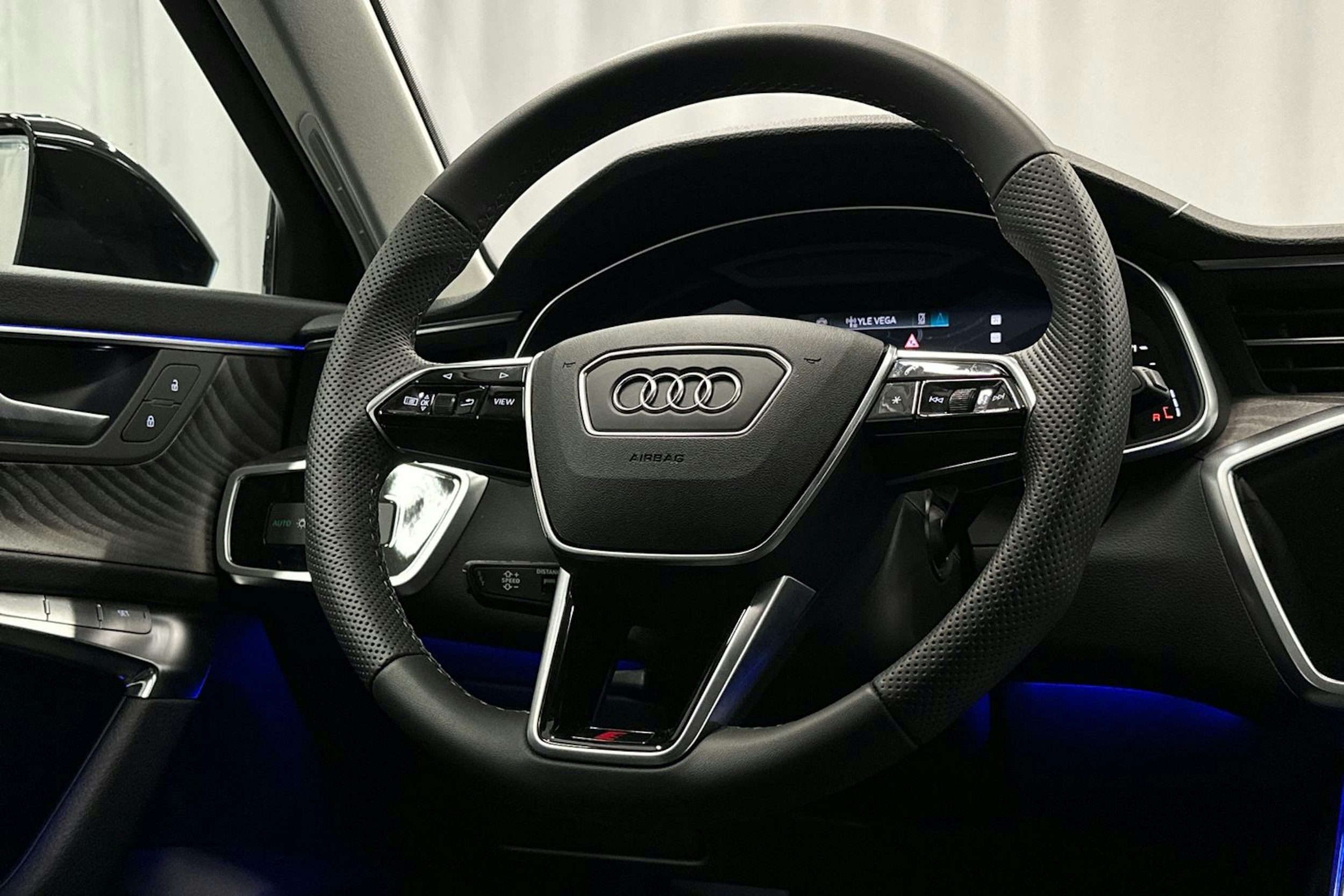 hopea Audi A6 2025 kuva 18.