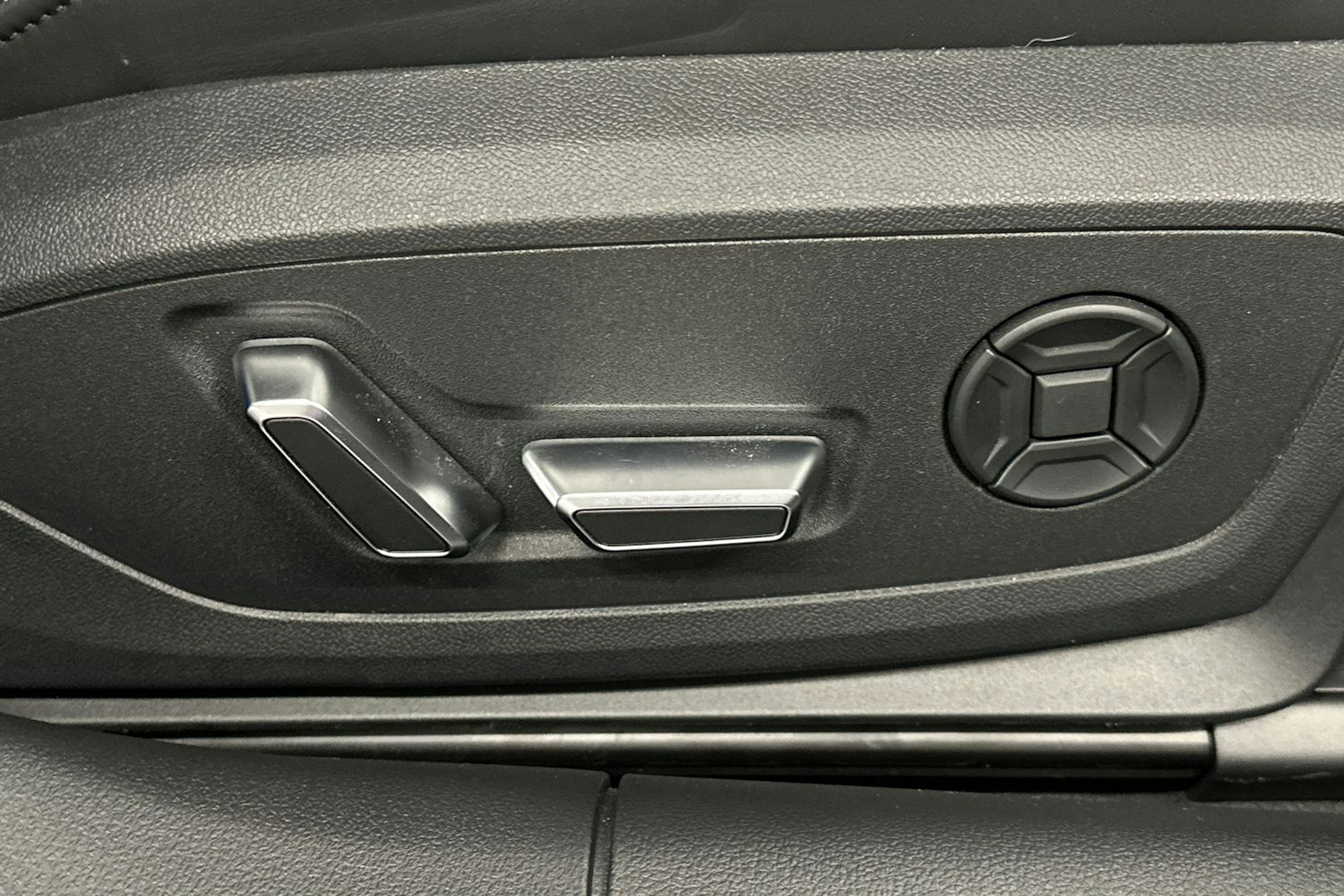 hopea Audi A6 2025 kuva 22.