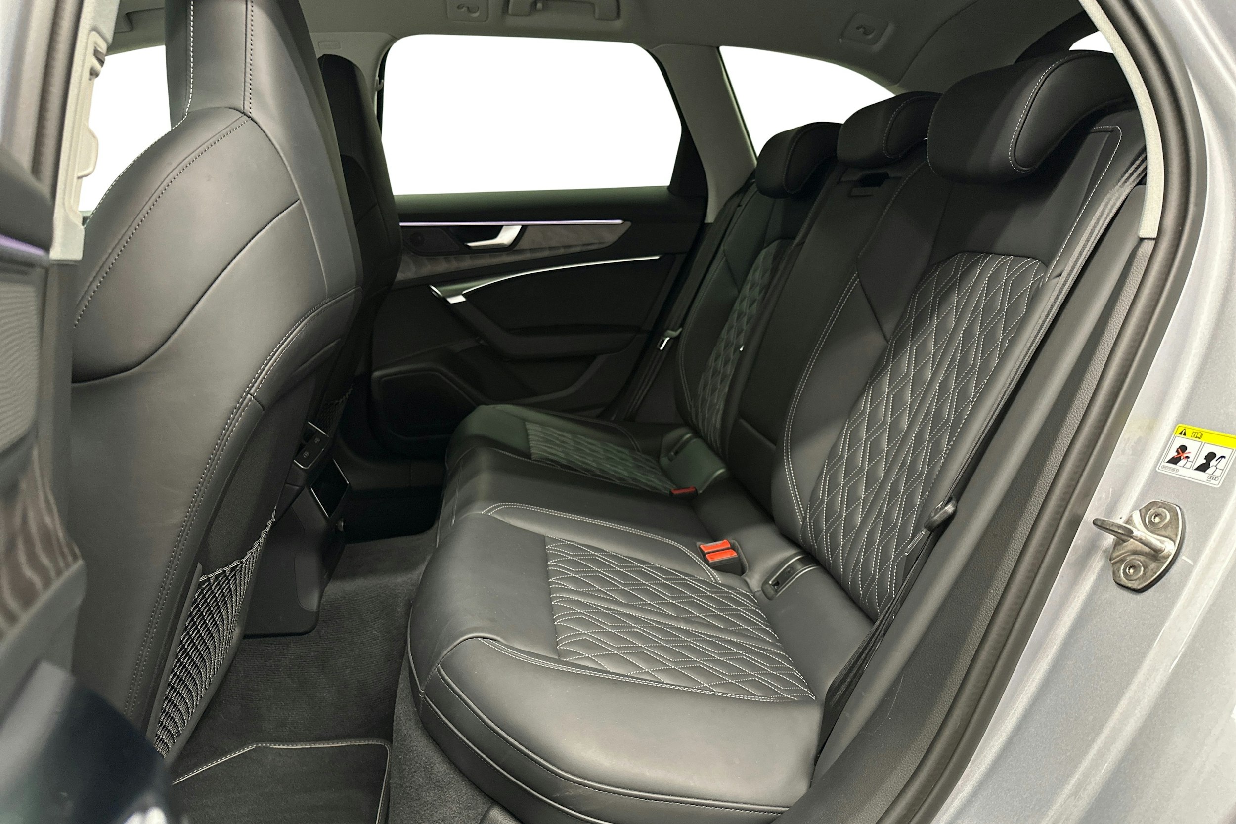 harmaa Audi A6 2025 kuva 10.
