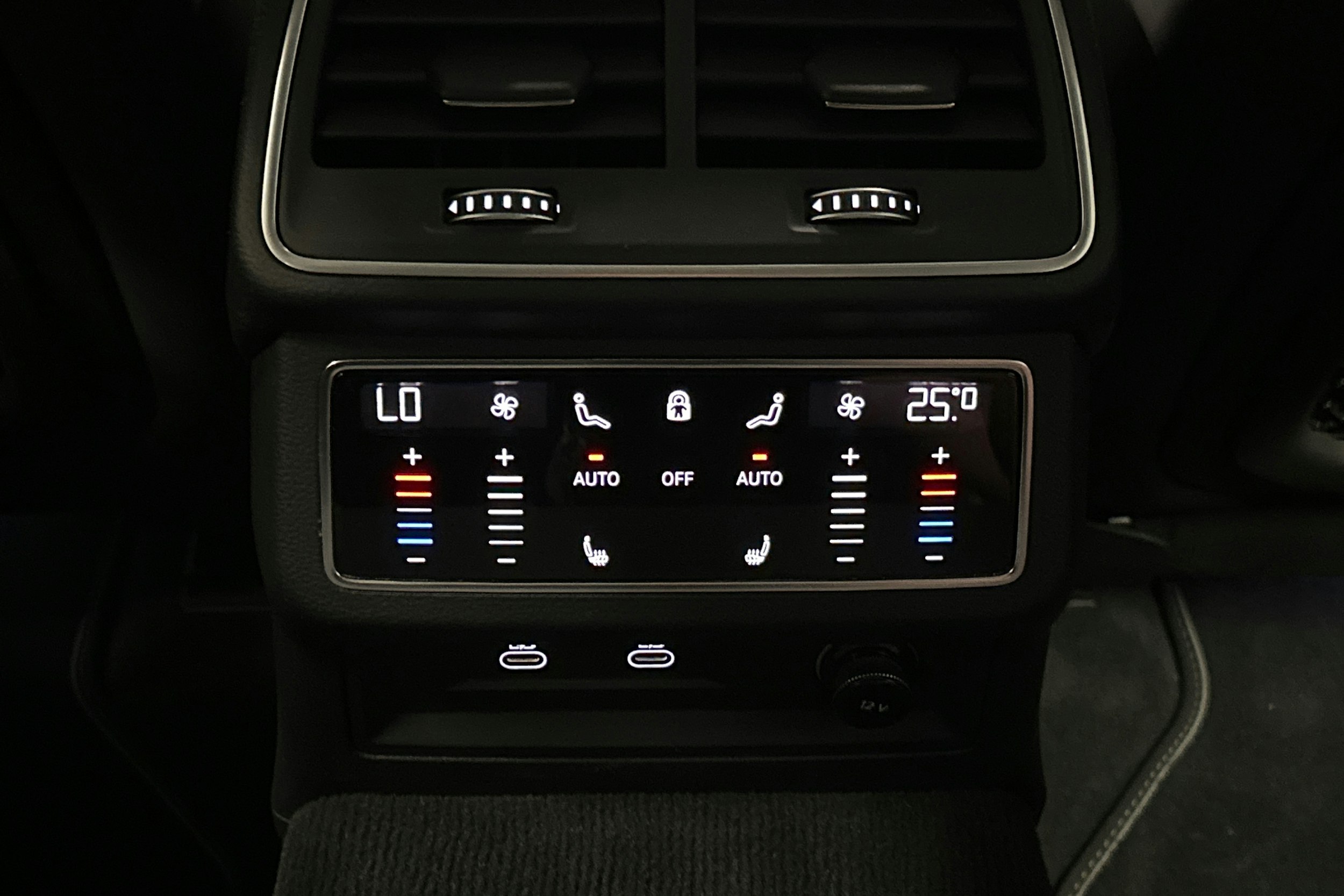 harmaa Audi A6 2025 kuva 16.