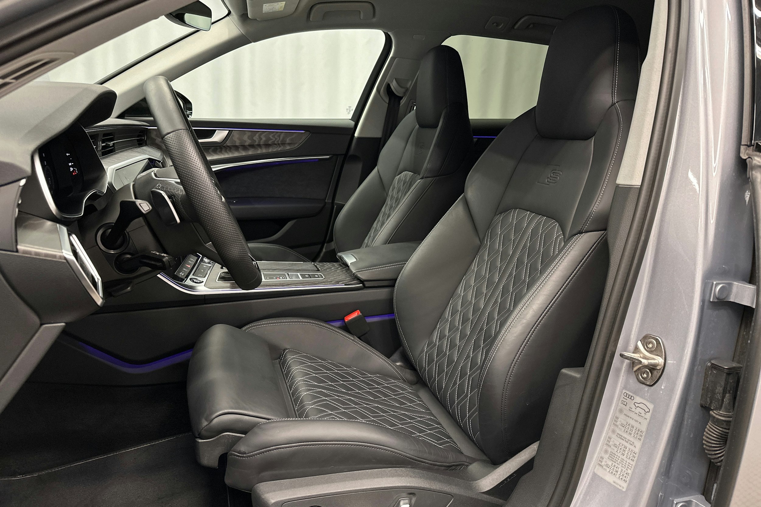 harmaa Audi A6 2025 kuva 17.