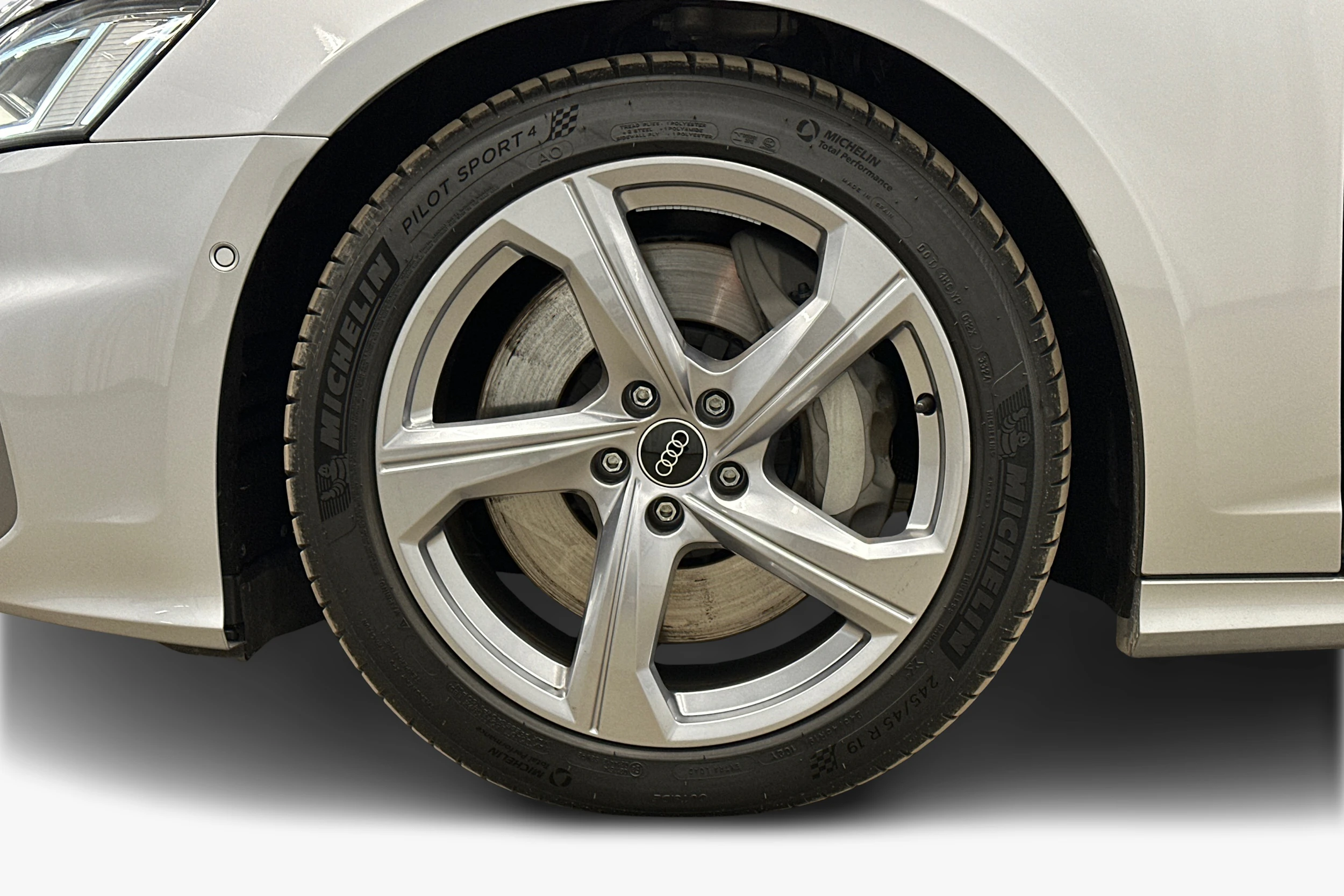 hopea Audi A6 2025 kuva 9.