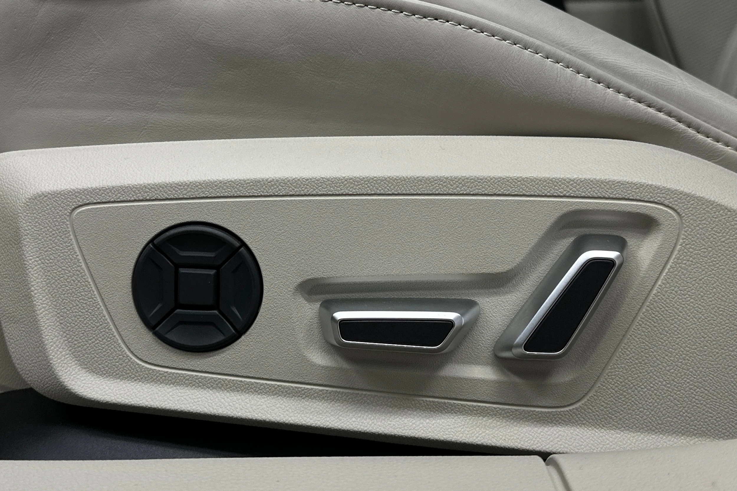hopea Audi A6 2025 kuva 14.