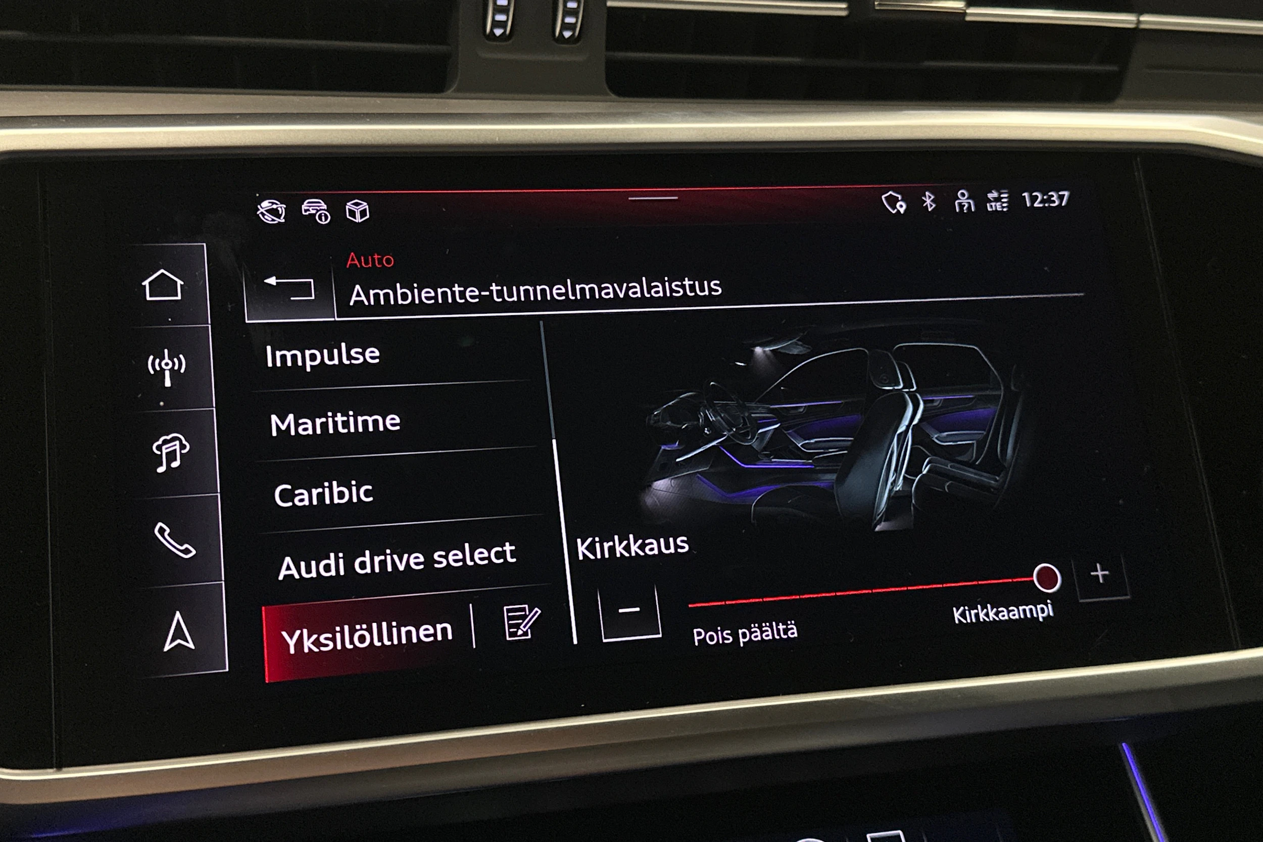 musta Audi A6 2025 kuva 35.