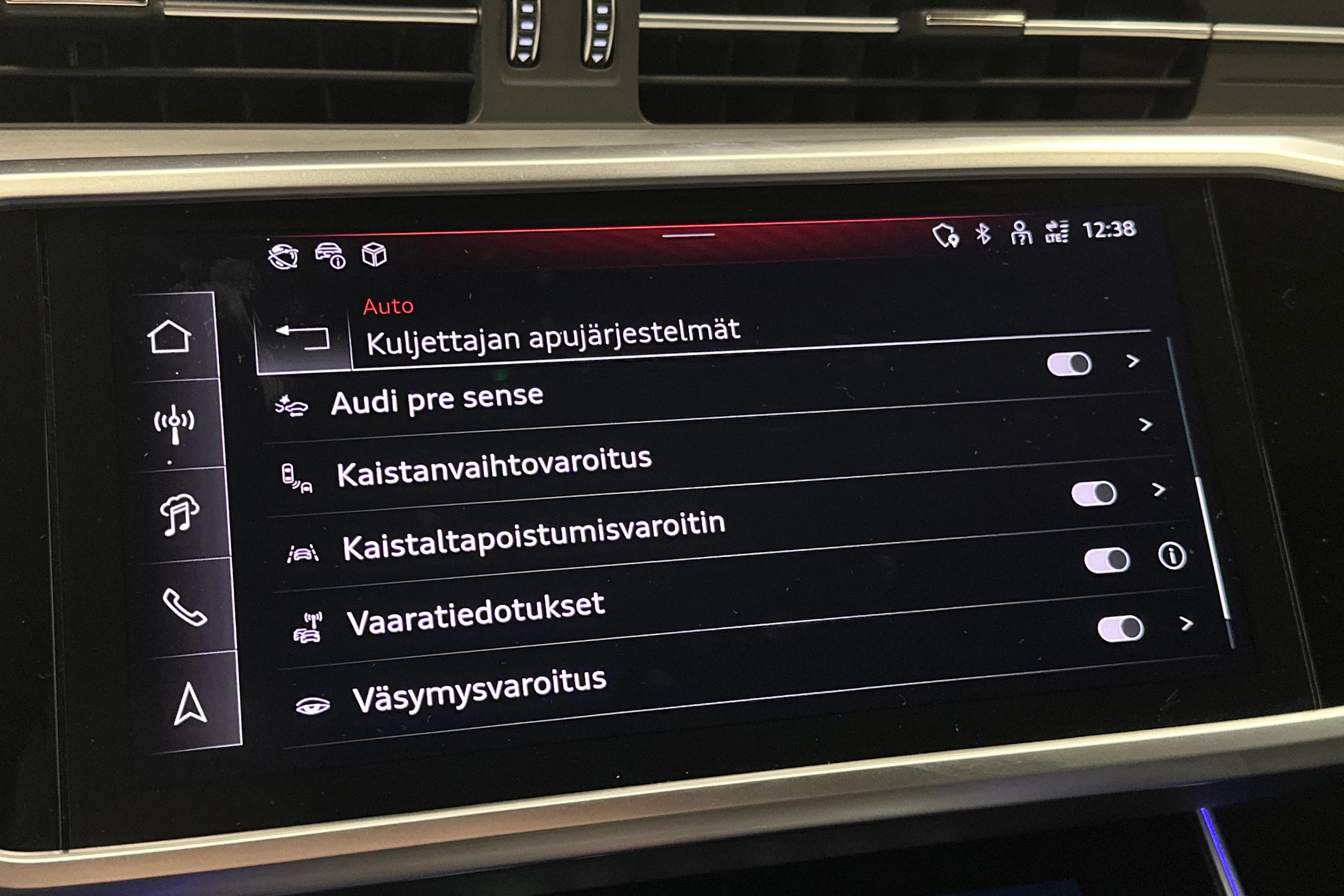 musta Audi A6 2025 kuva 37.