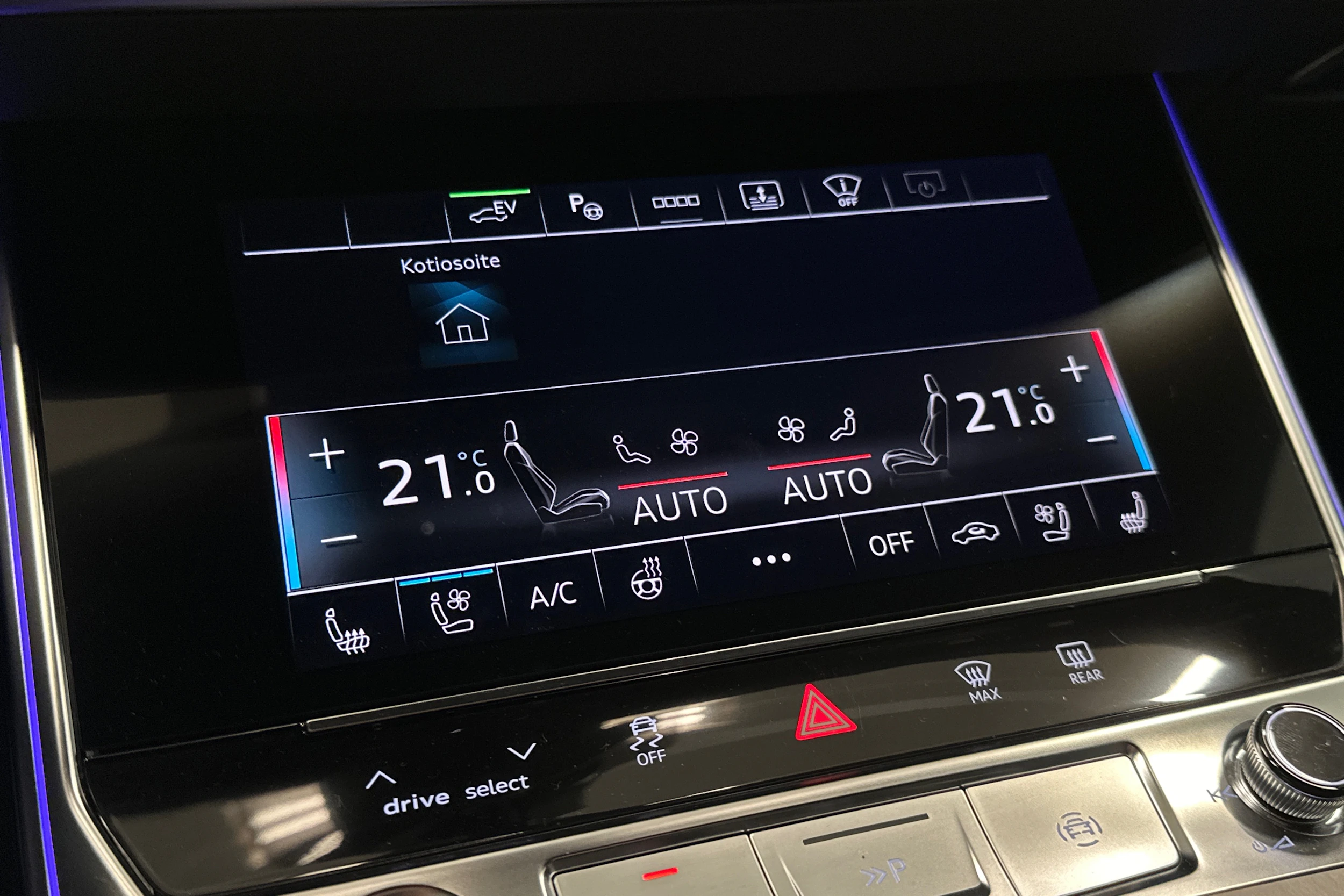 musta Audi A6 2025 kuva 40.