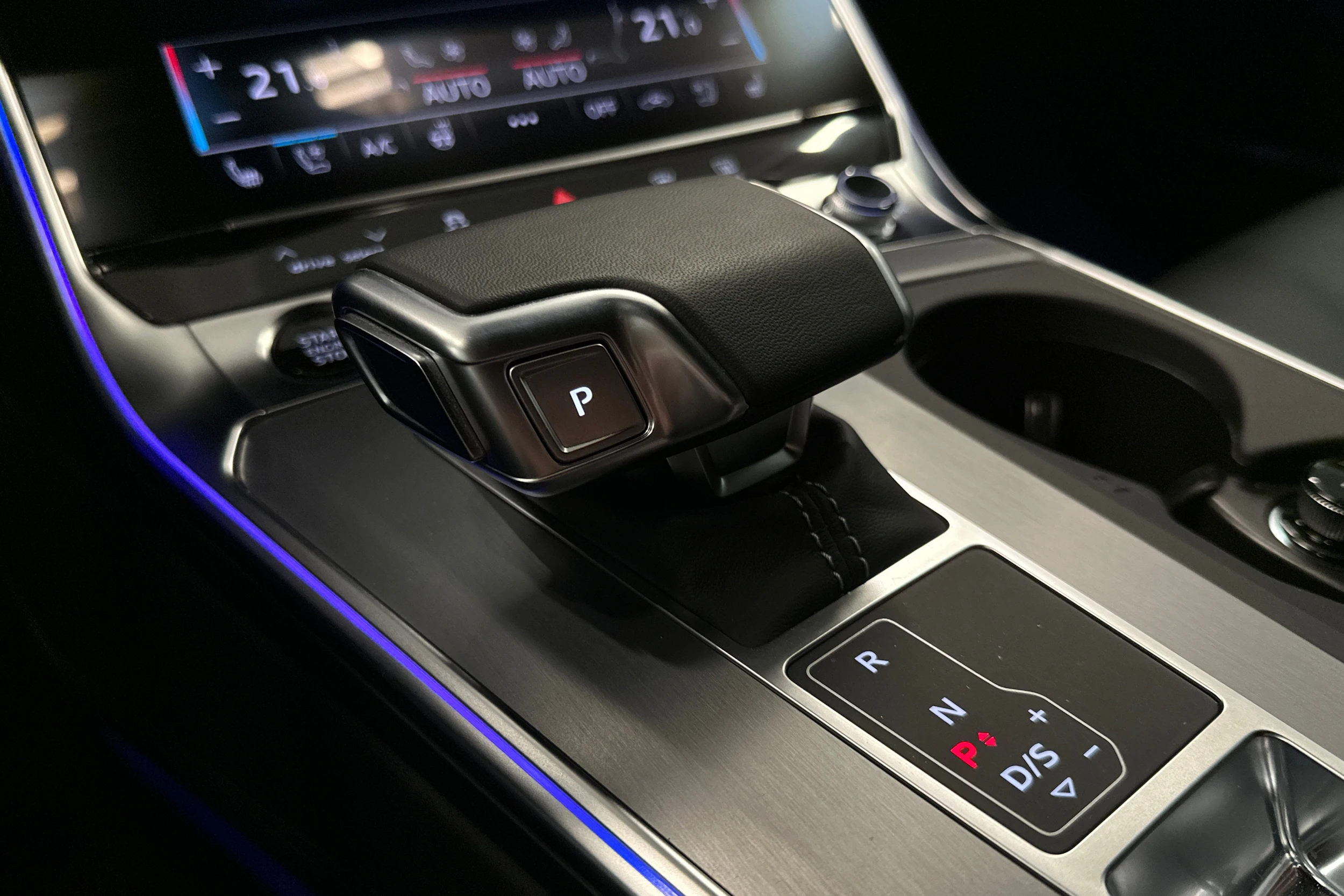 musta Audi A6 2025 kuva 41.