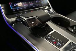 musta Audi A6 2025 kuva 41.