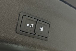 sininen Audi A6 2025 kuva 14.