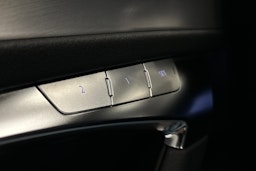 sininen Audi A6 2025 kuva 19.