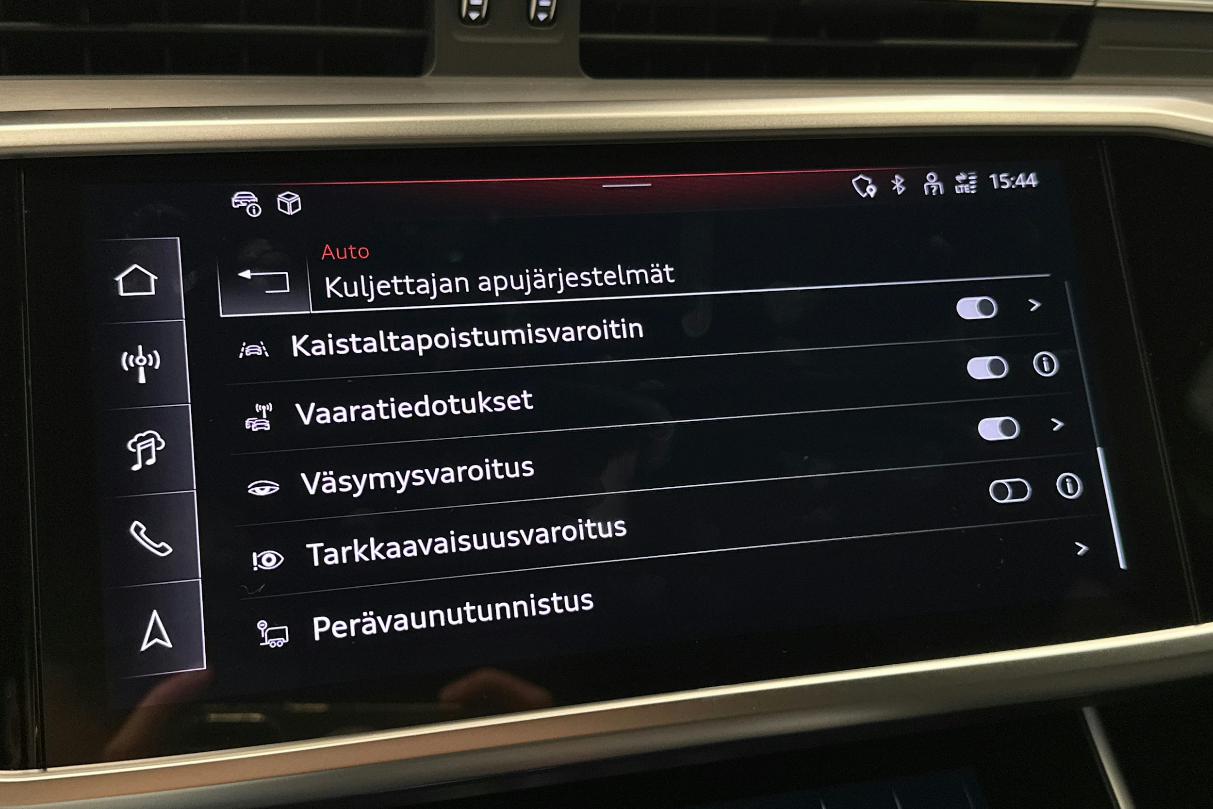 sininen Audi A6 2025 kuva 31.