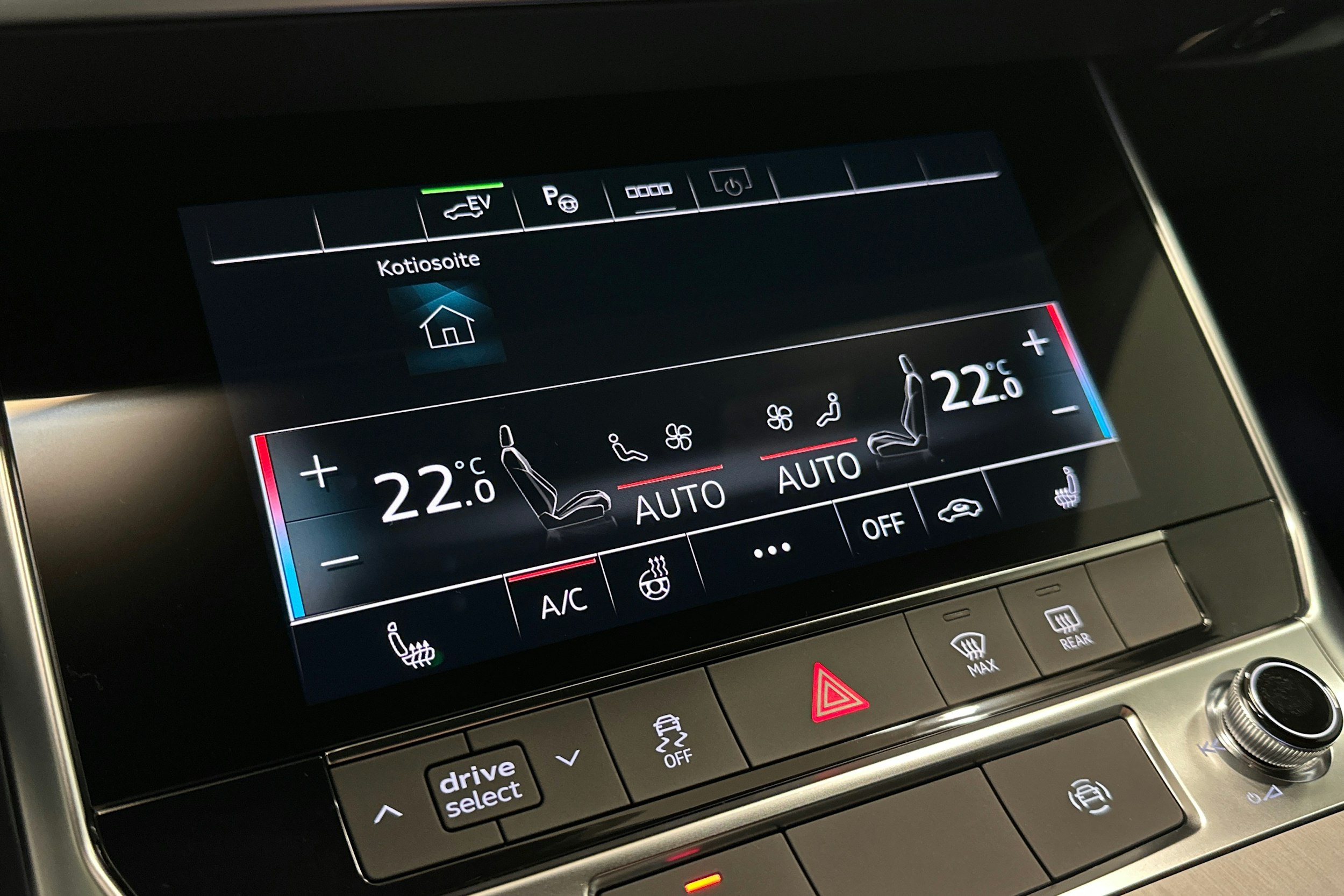 sininen Audi A6 2025 kuva 33.