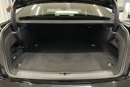 musta Audi A6 2025 kuva 11.