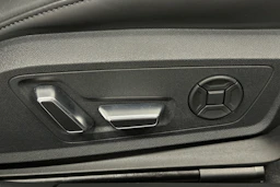 musta Audi A6 2025 kuva 17.