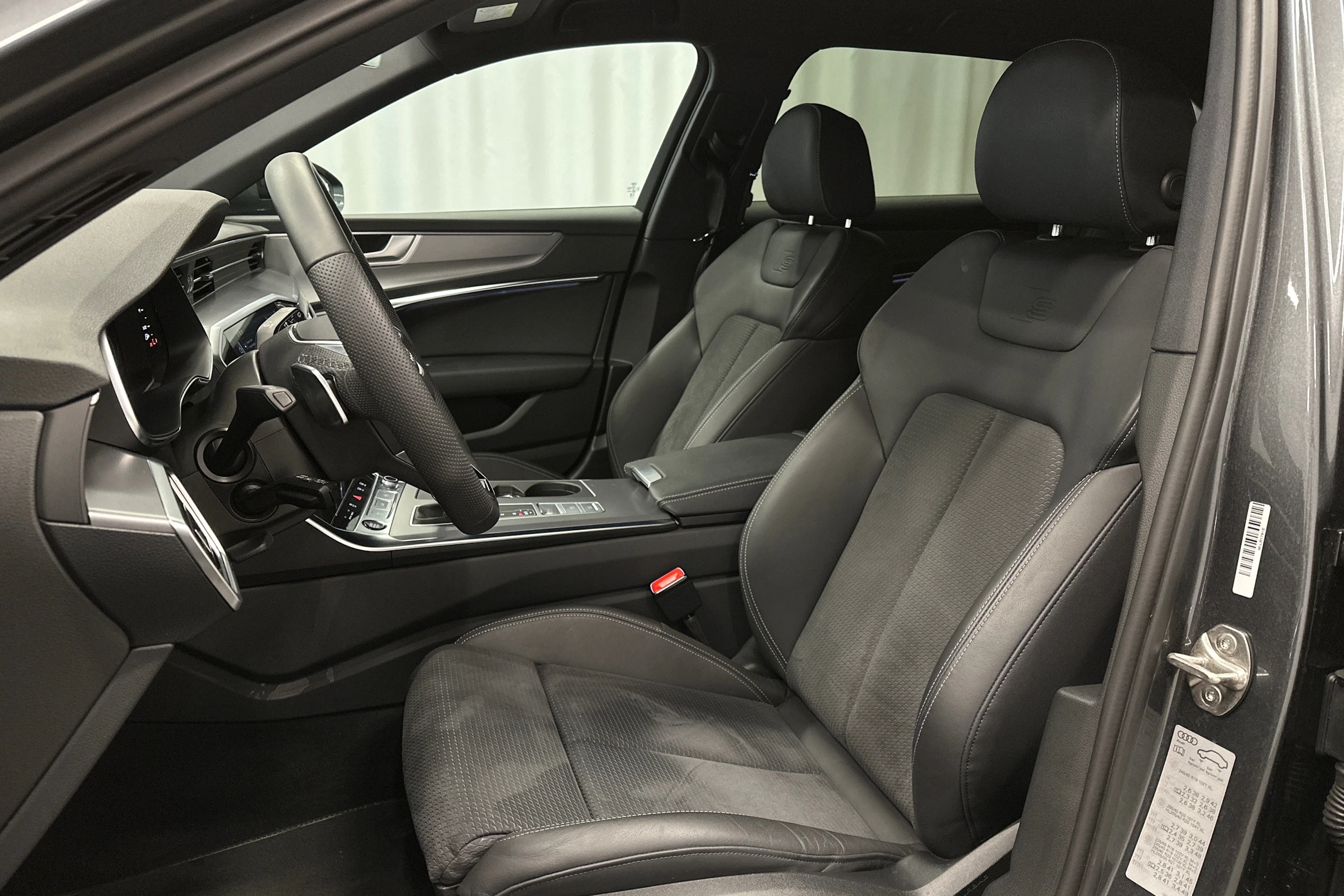 harmaa Audi A6 2025 kuva 15.