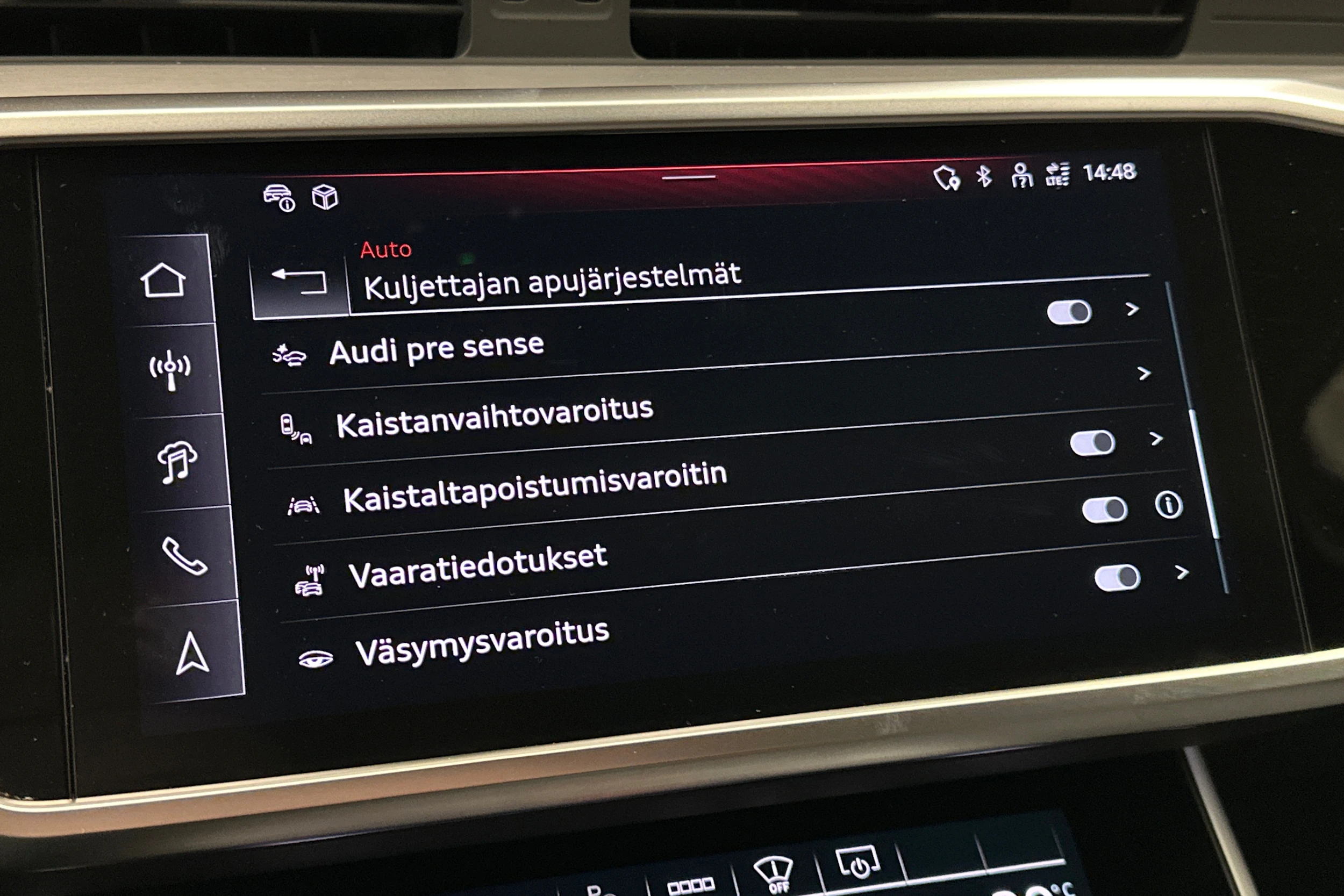 harmaa Audi A6 2025 kuva 25.