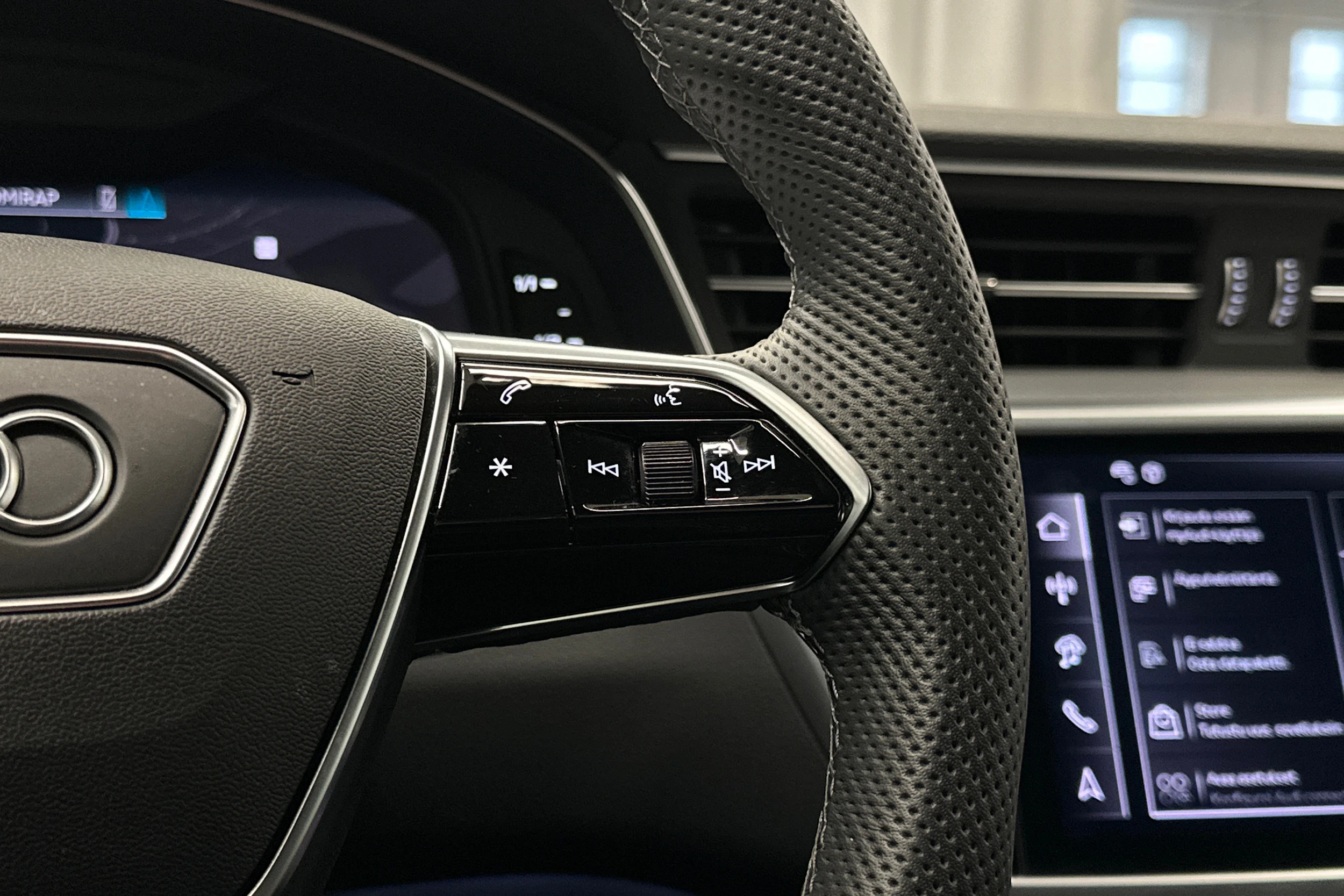 musta Audi A6 2025 kuva 21.