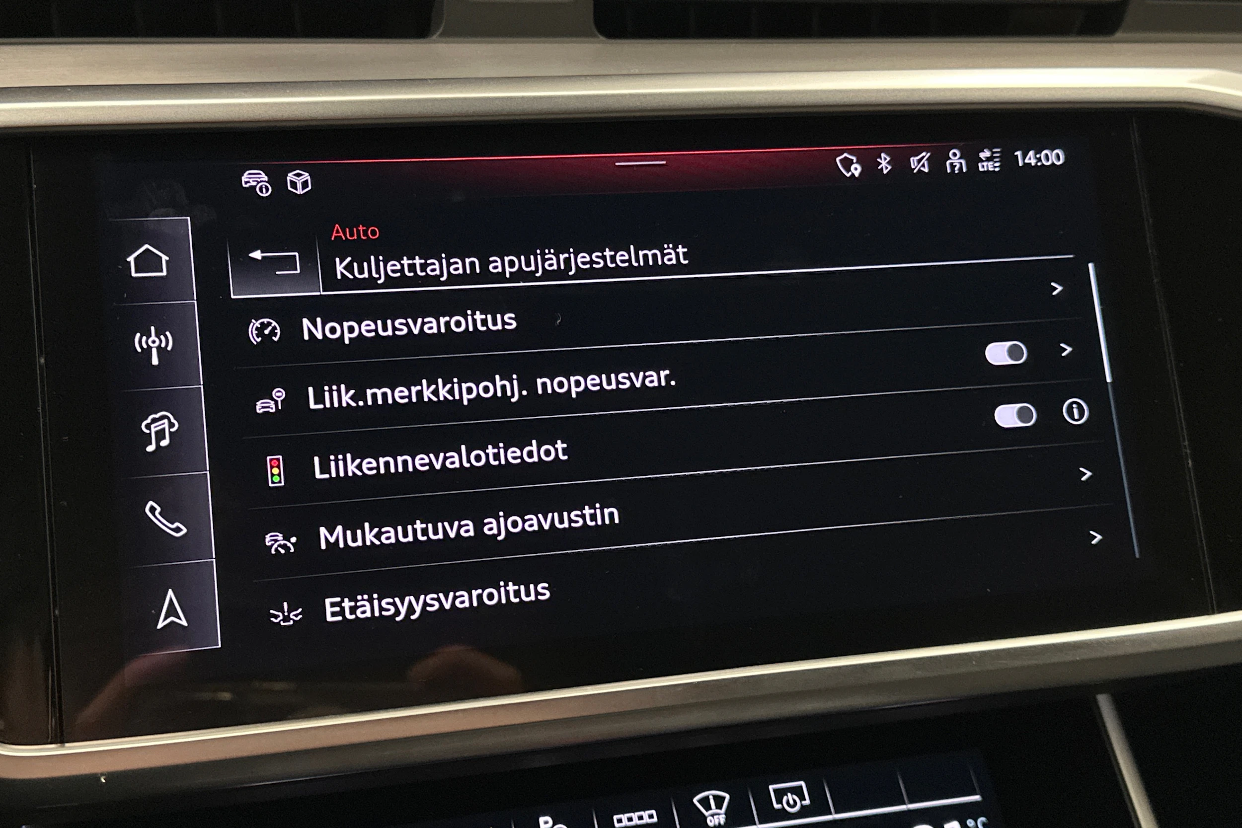 musta Audi A6 2025 kuva 28.