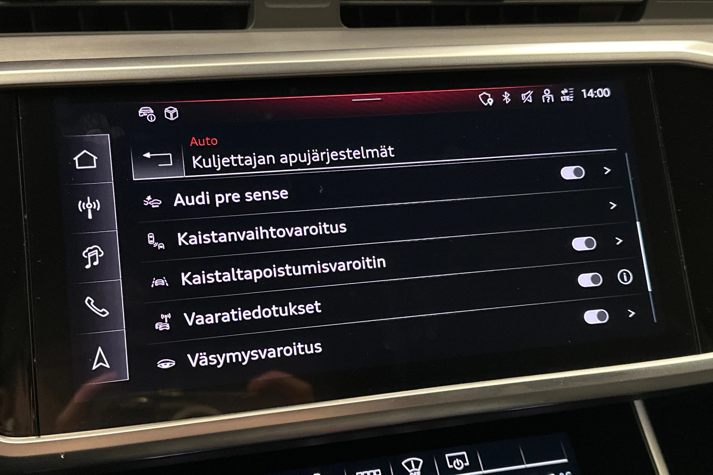 musta Audi A6 2025 kuva 29.