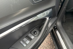 musta Audi A6 2025 kuva 11.