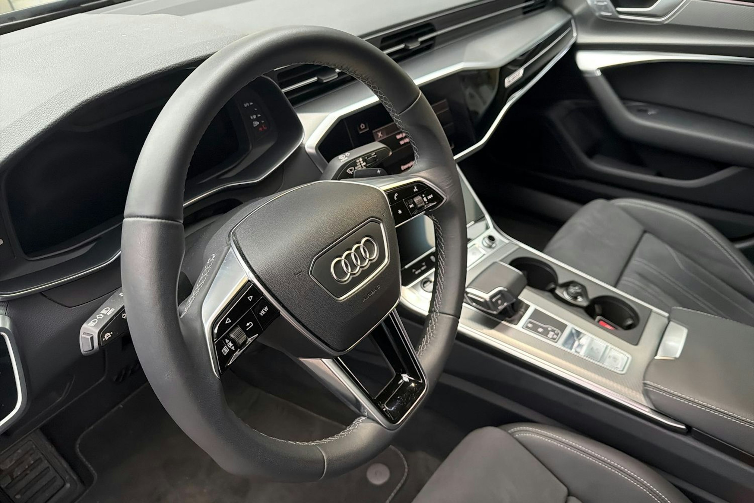 musta Audi A6 2025 kuva 13.