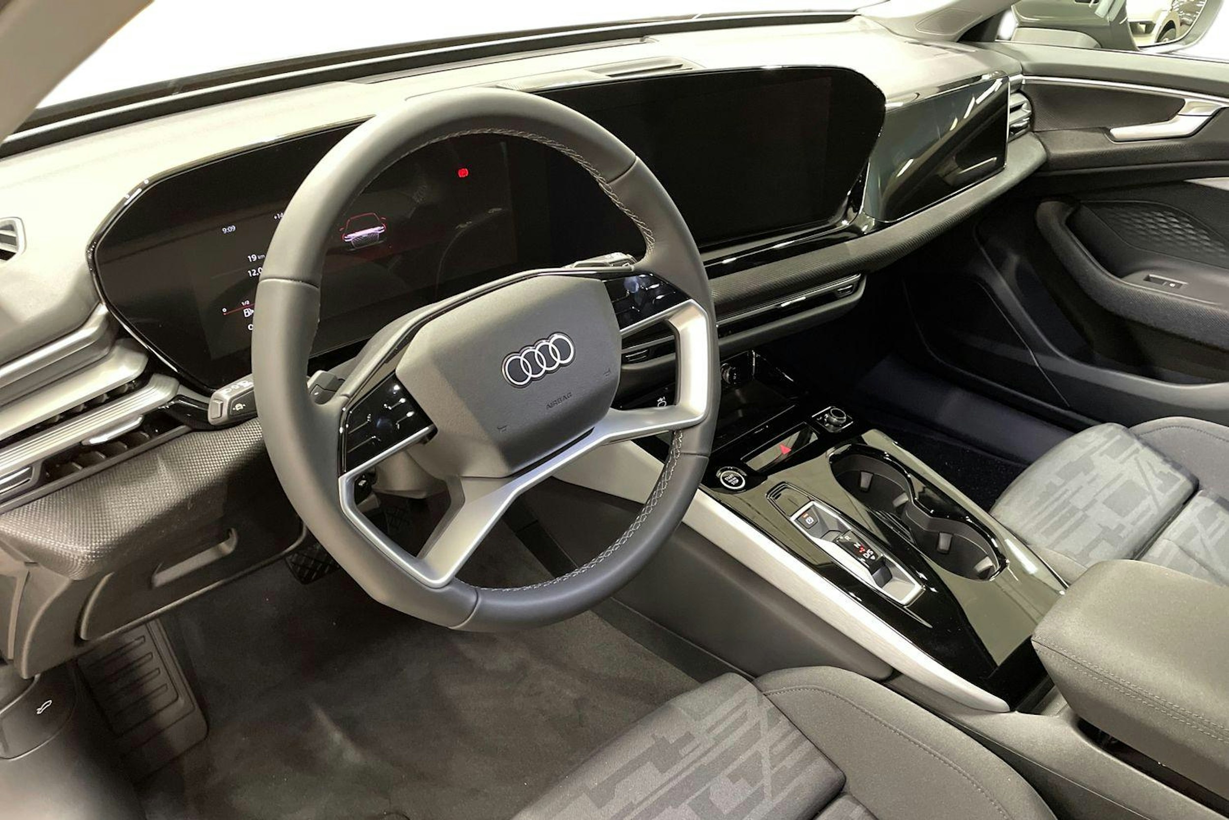 harmaa Audi A6 2025 kuva 6.