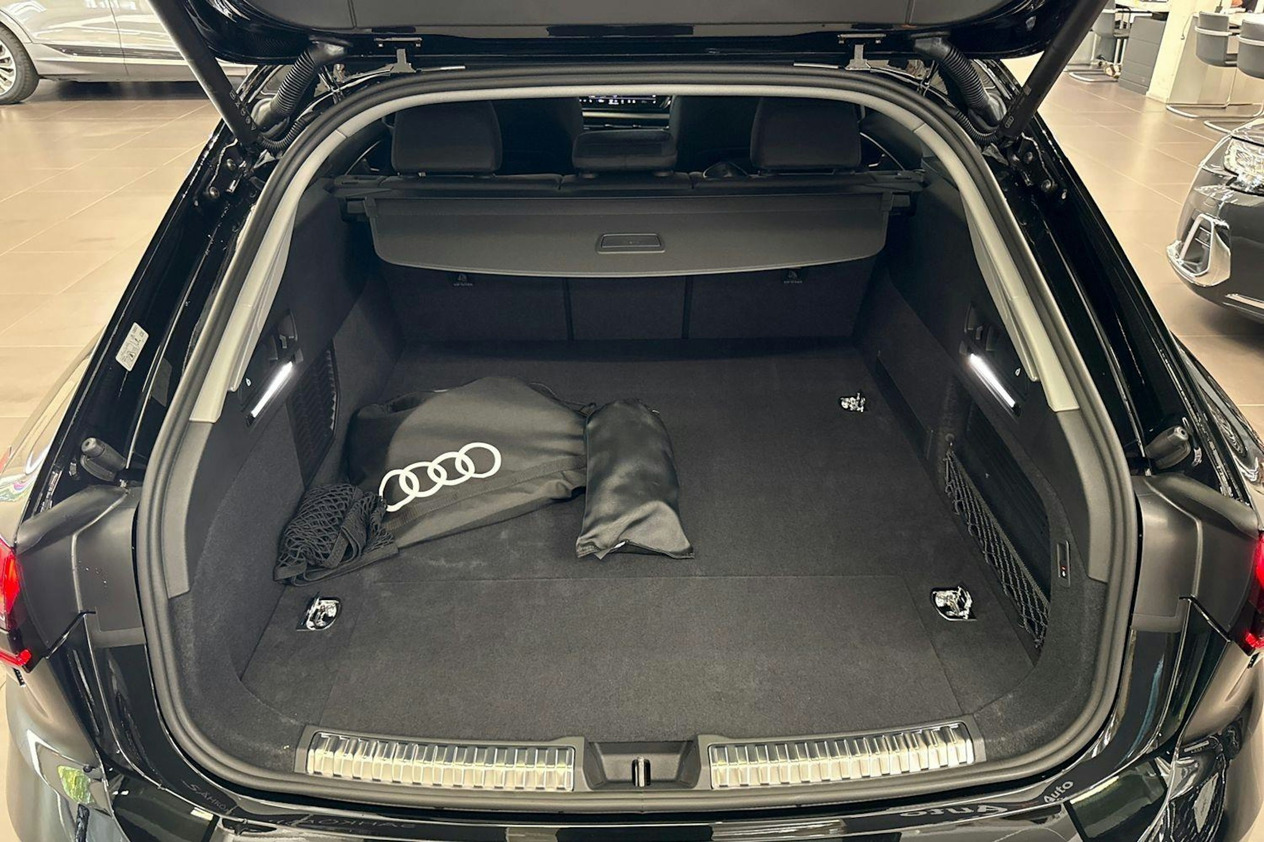 met. musta Audi A6 2025 kuva 13.