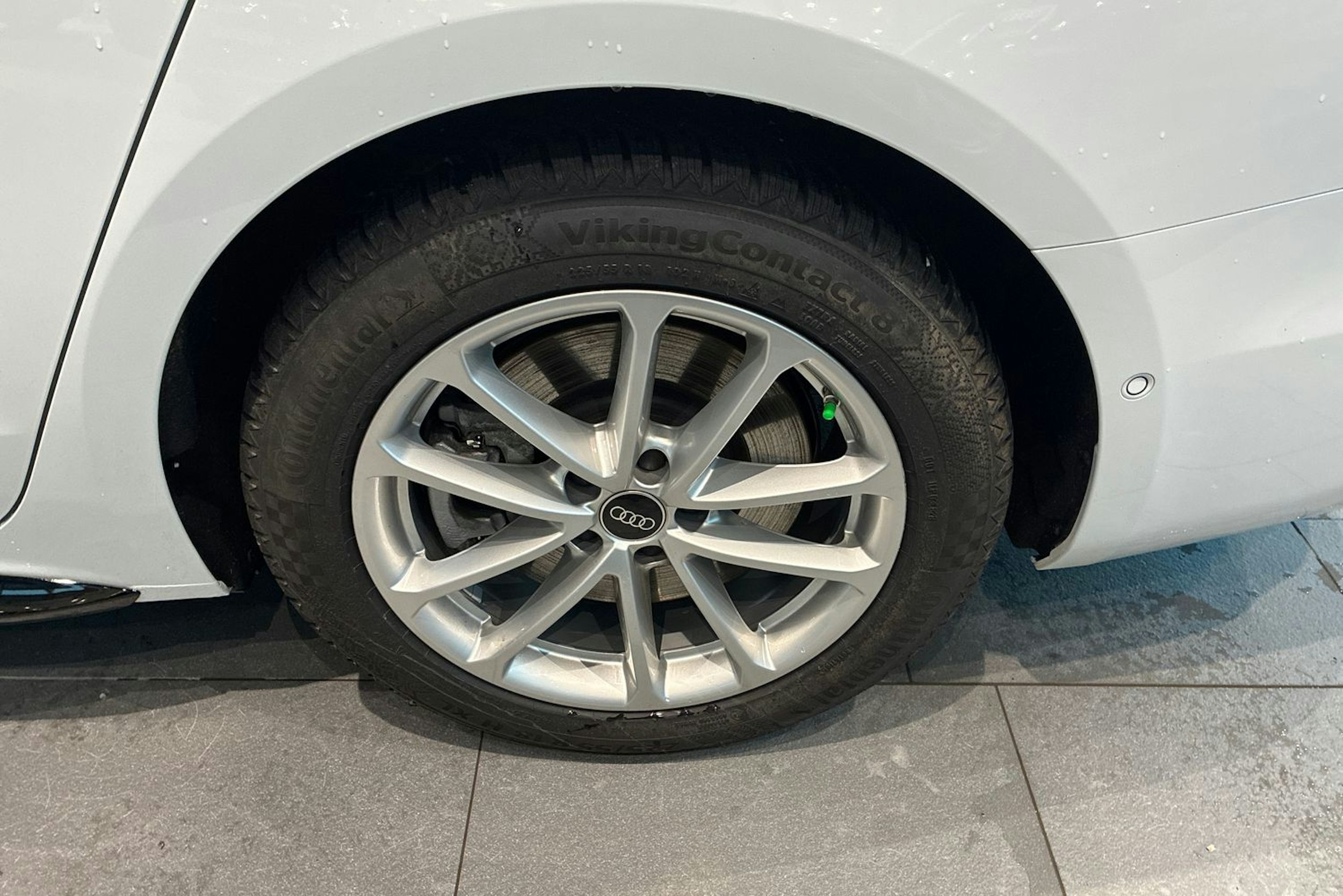 valkoinen Audi A6 2025 kuva 10.