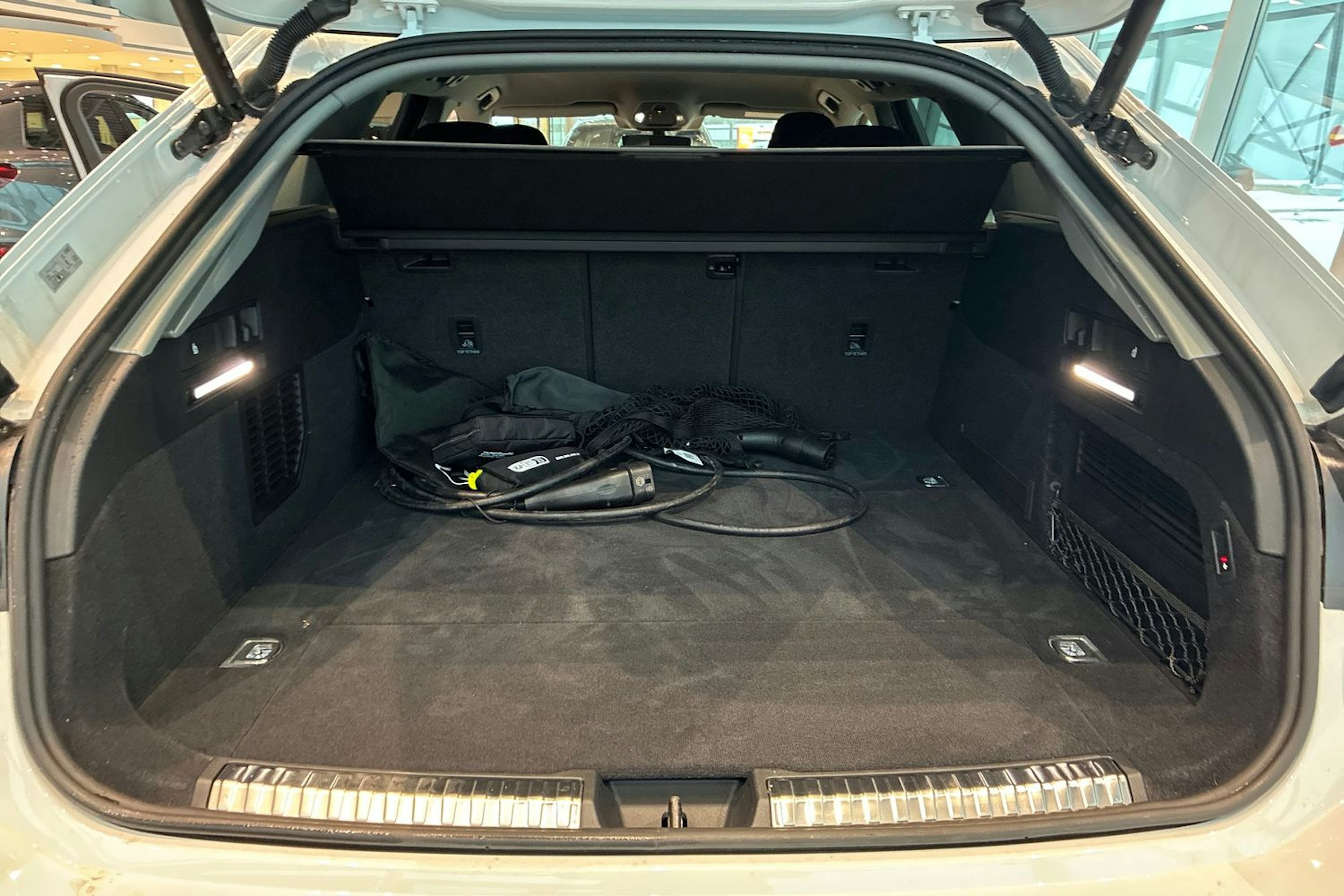 valkoinen Audi A6 2025 kuva 12.