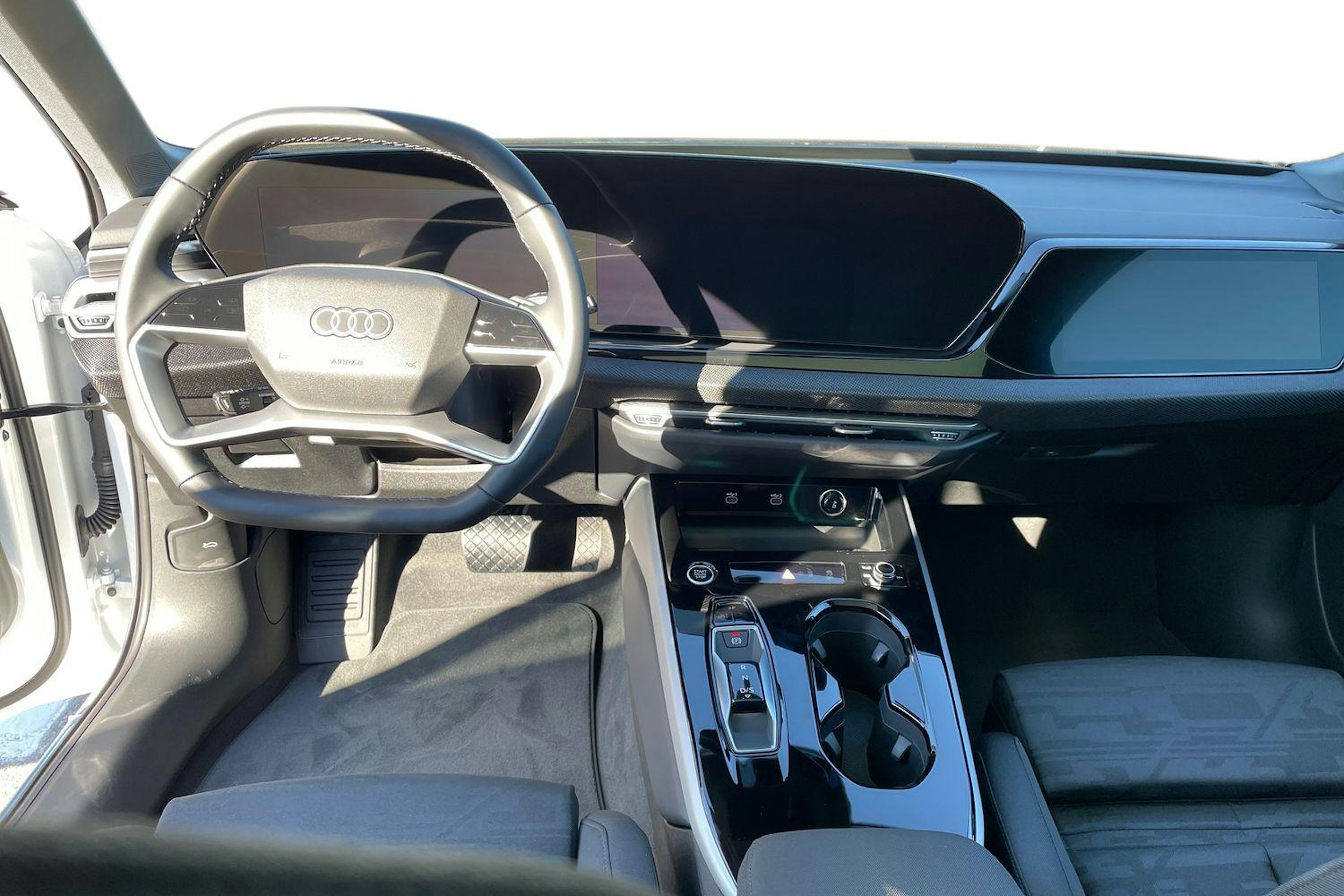 valkoinen Audi A6 2025 kuva 7.