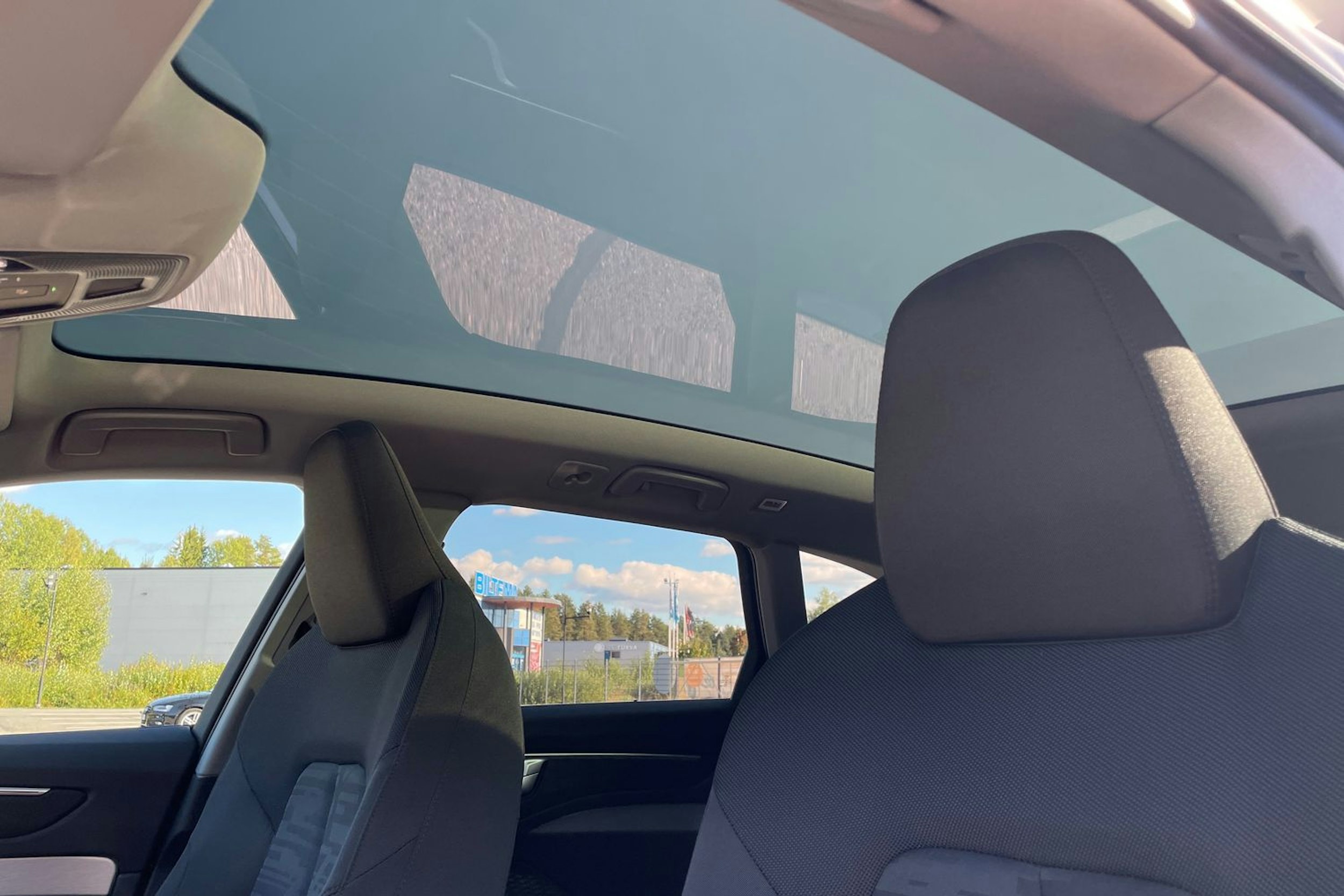 valkoinen Audi A6 2025 kuva 16.