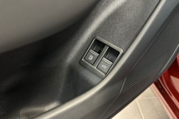 grenadine punainen Audi A6 2025 kuva 20.