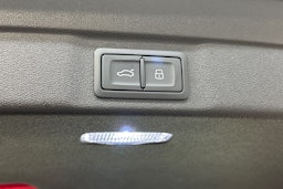 grenadine punainen Audi A6 2025 kuva 22.