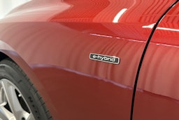 grenadine punainen Audi A6 2025 kuva 28.