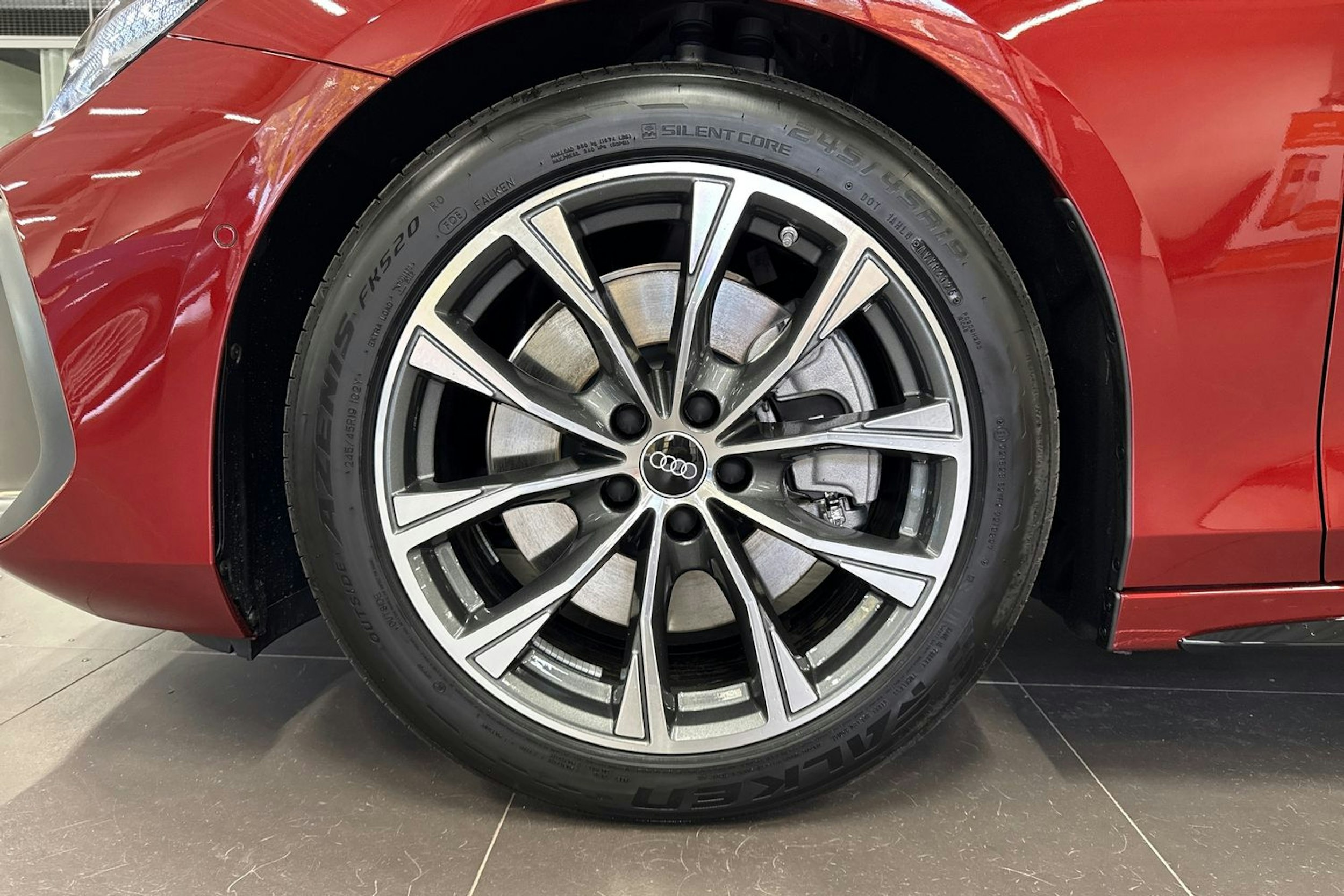 met. punainen Audi A6 2025 kuva 9.