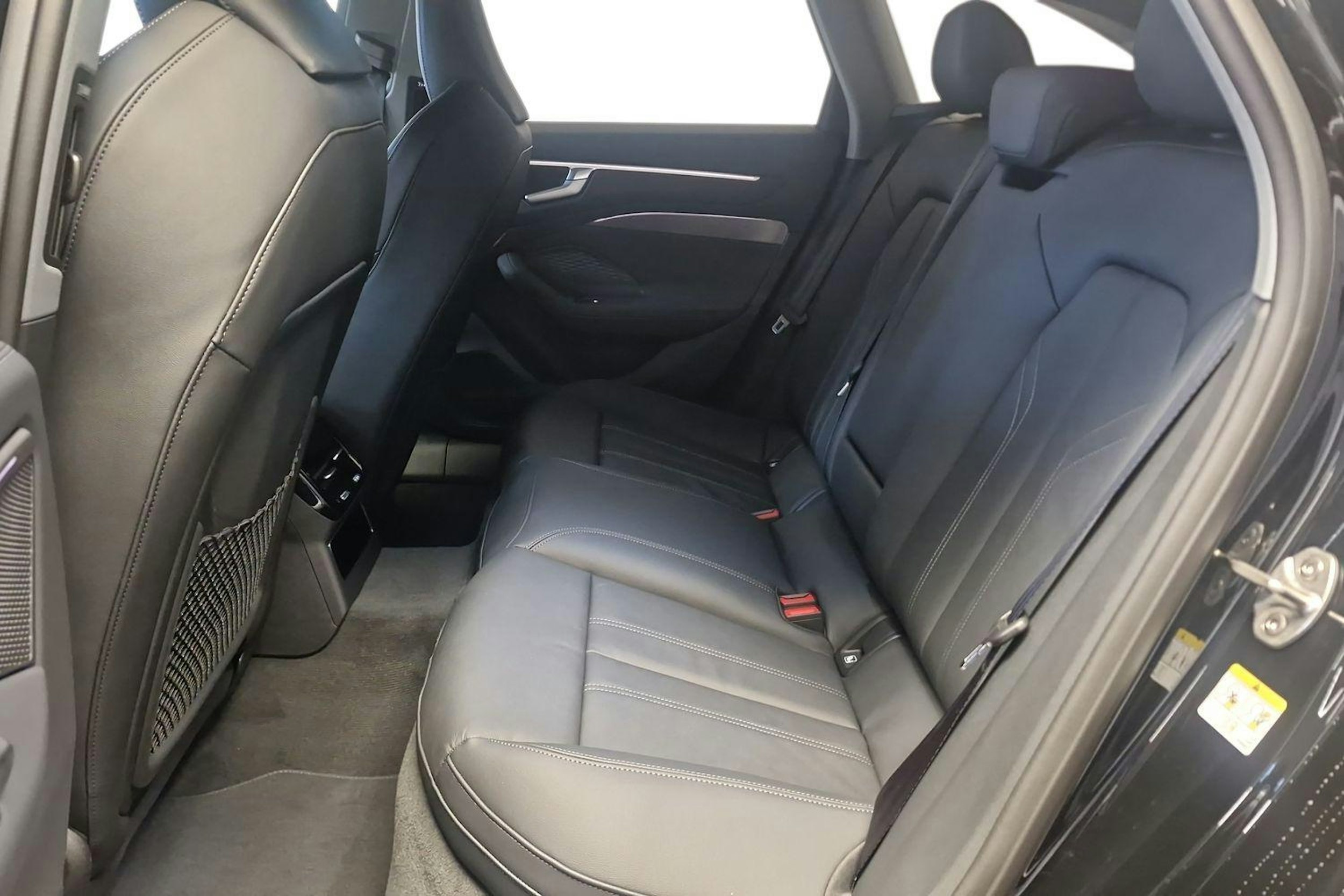 mythos musta Audi A6 2025 kuva 4.