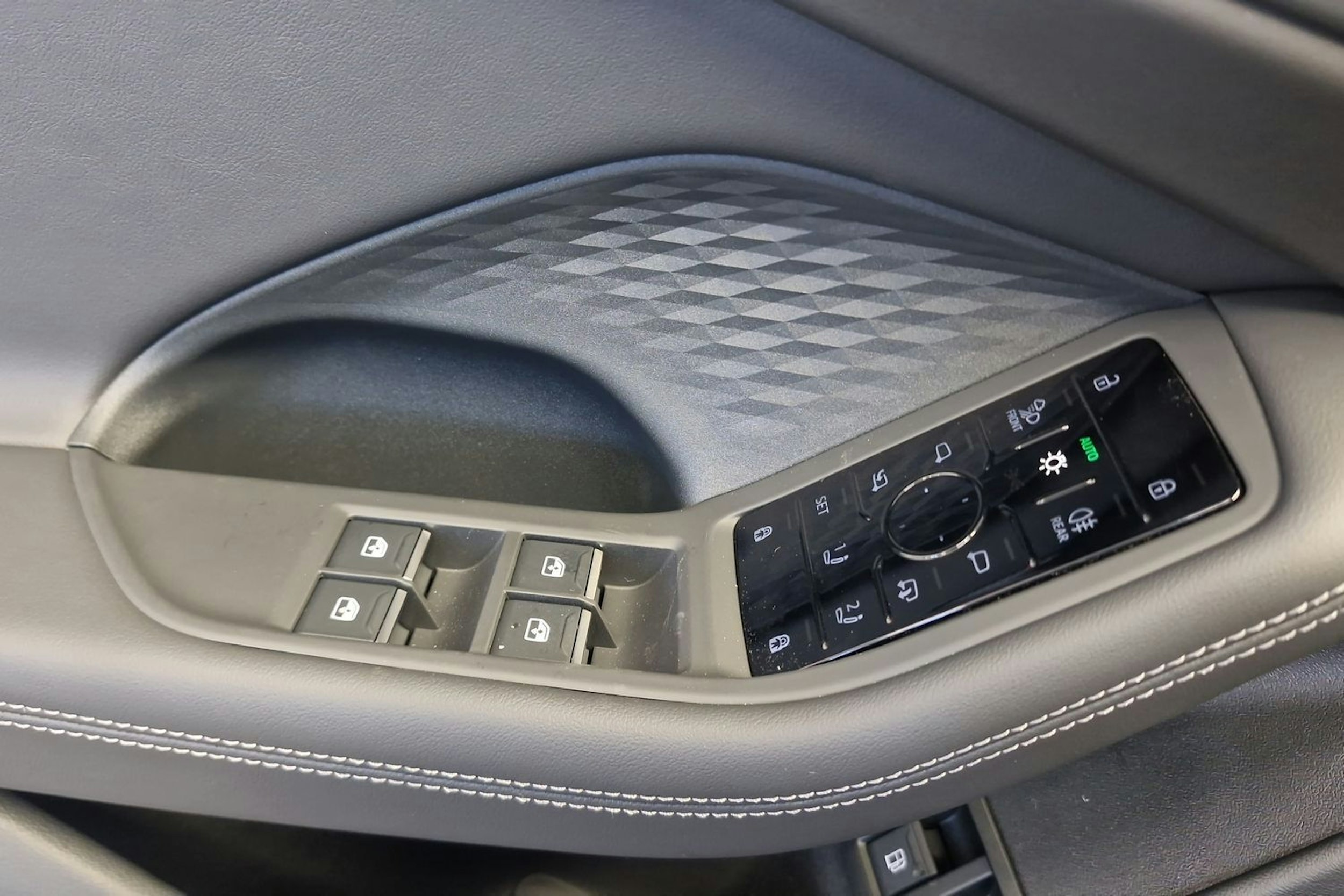 mythos musta Audi A6 2025 kuva 10.