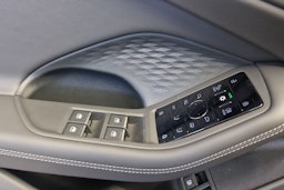 mythos musta Audi A6 2025 kuva 10.