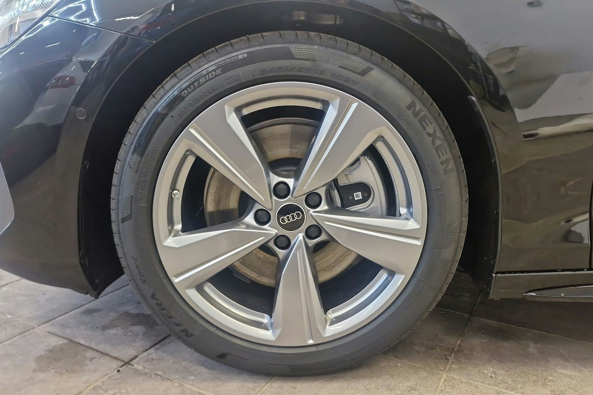 mythos musta Audi A6 2025 kuva 14.