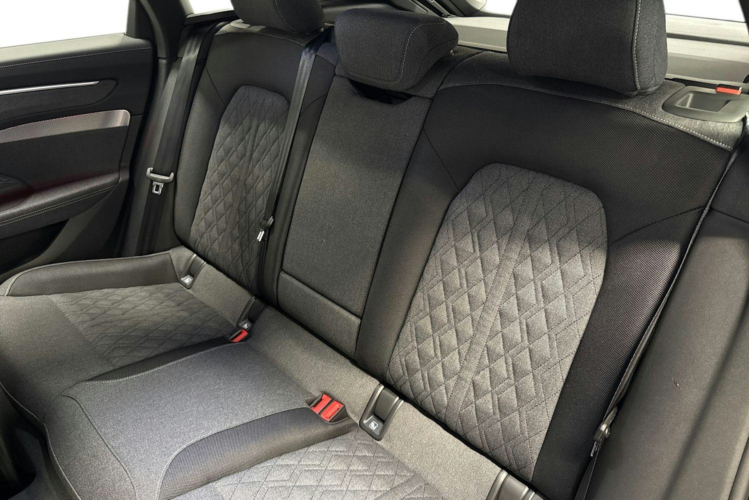 met. vihreä Audi A6 2025 kuva 8.