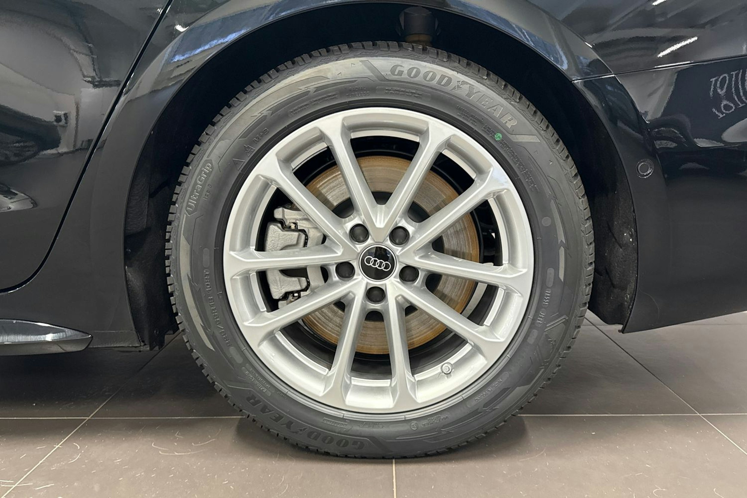 met. vihreä Audi A6 2025 kuva 10.