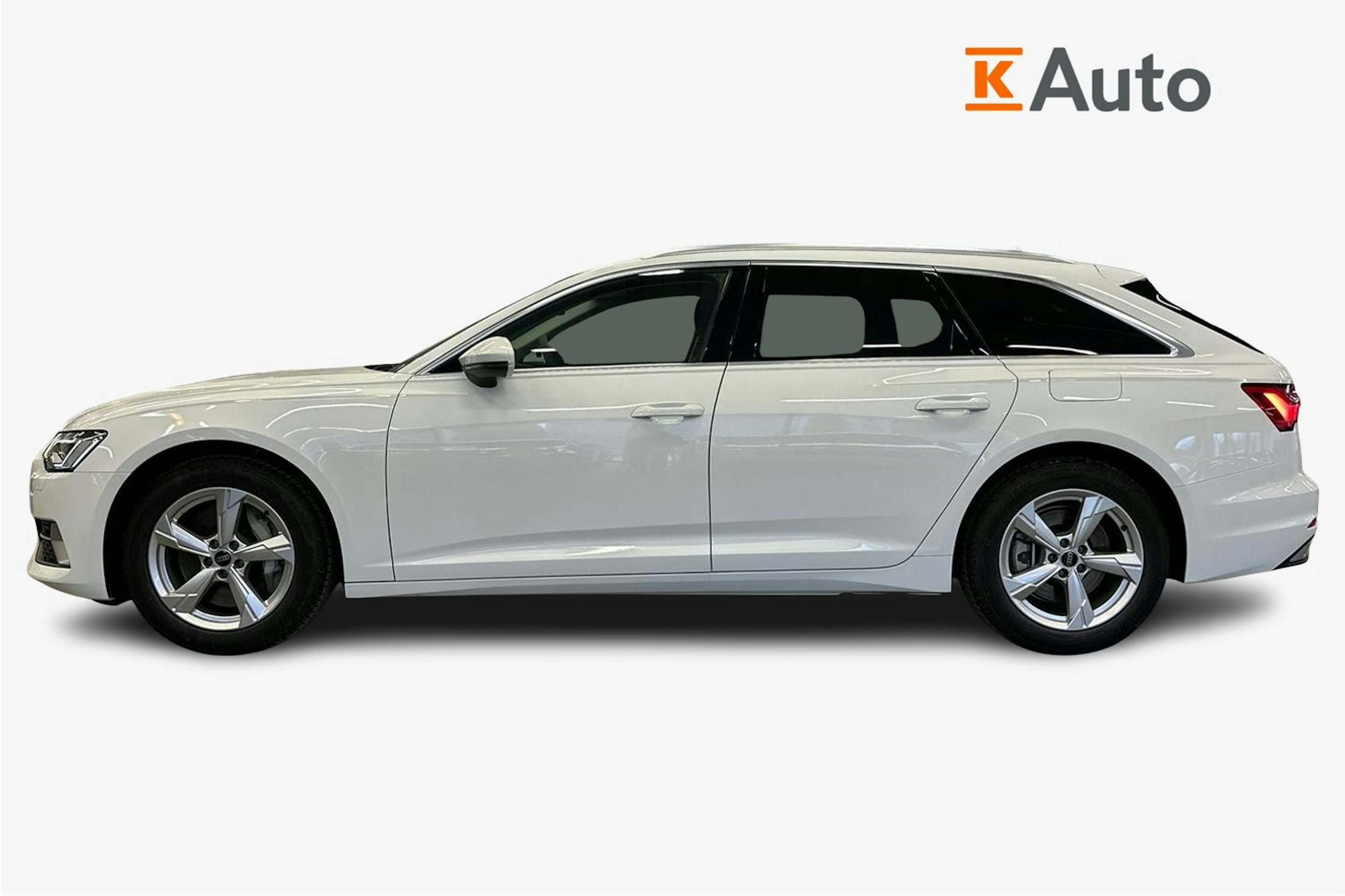 valkoinen Audi A6 2025 kuva 5.