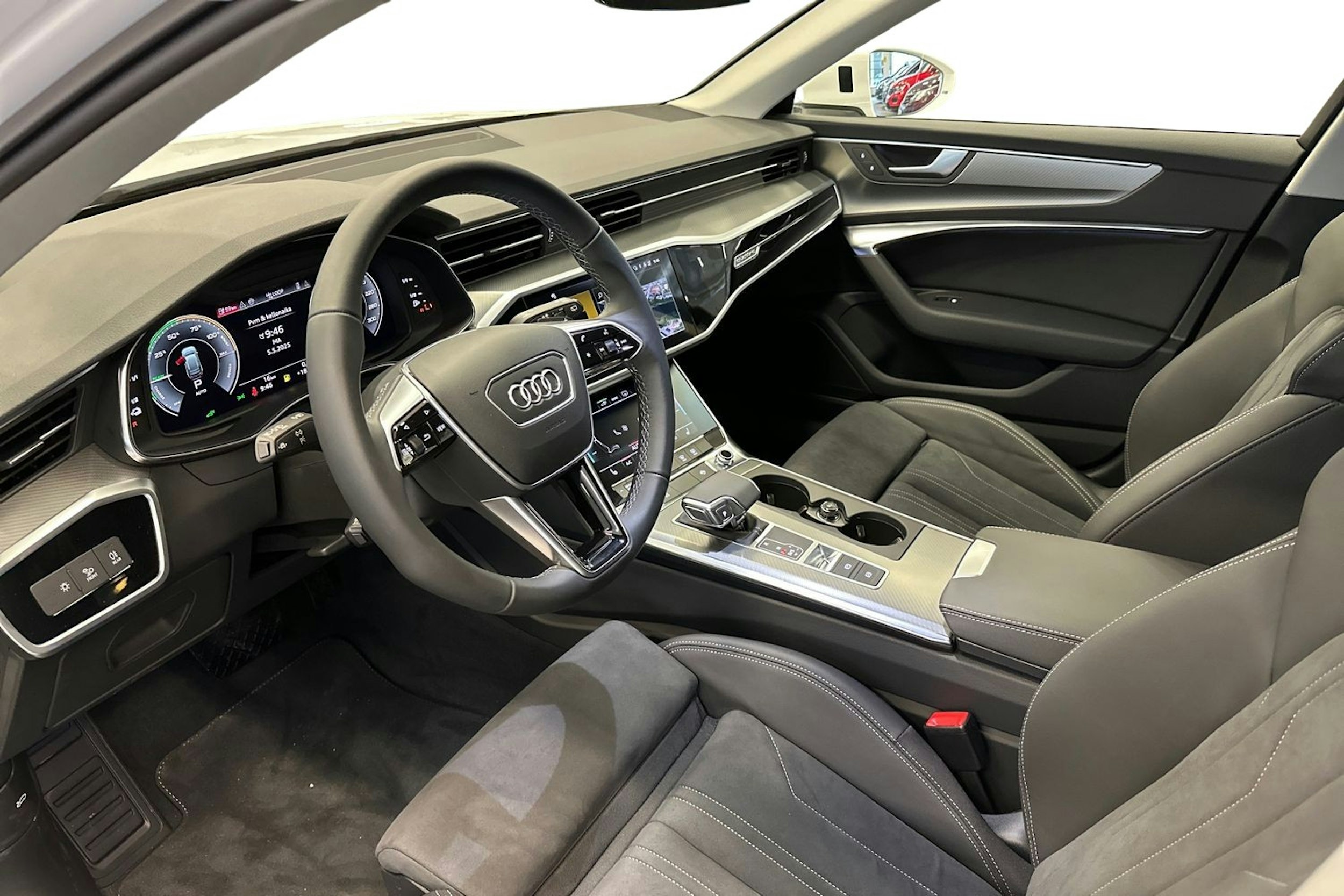 valkoinen Audi A6 2025 kuva 6.
