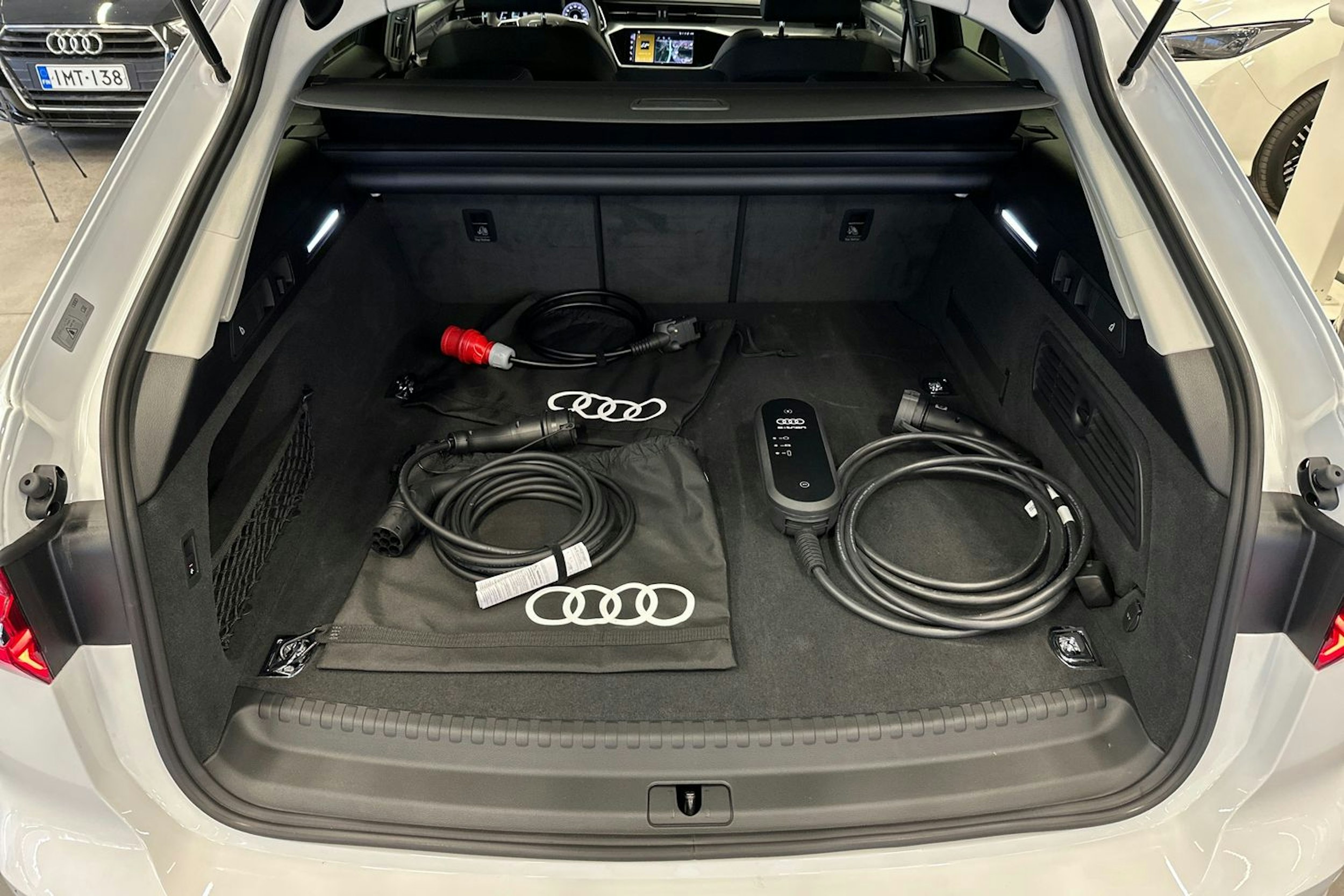 valkoinen Audi A6 2025 kuva 12.