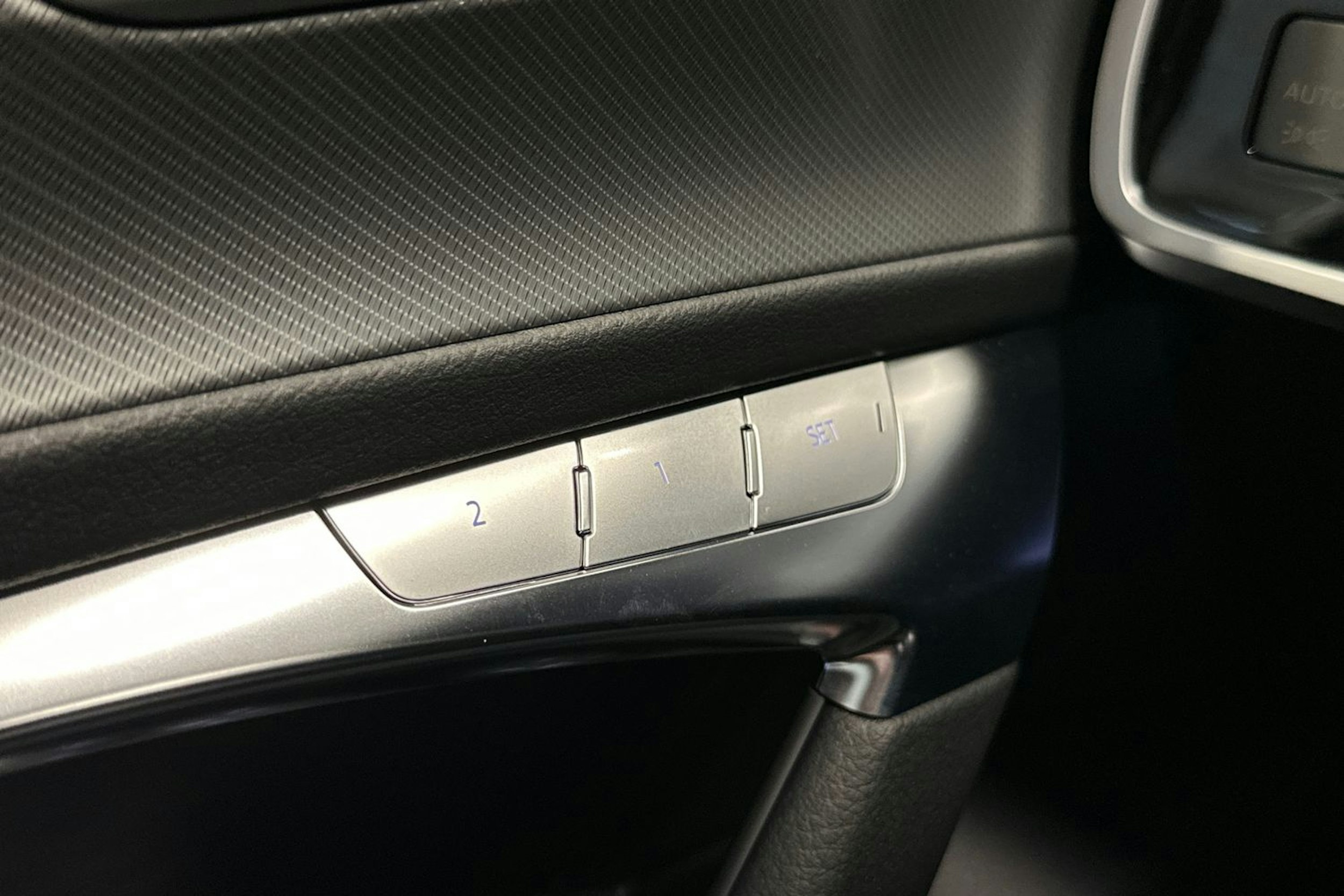 valkoinen Audi A6 2025 kuva 16.