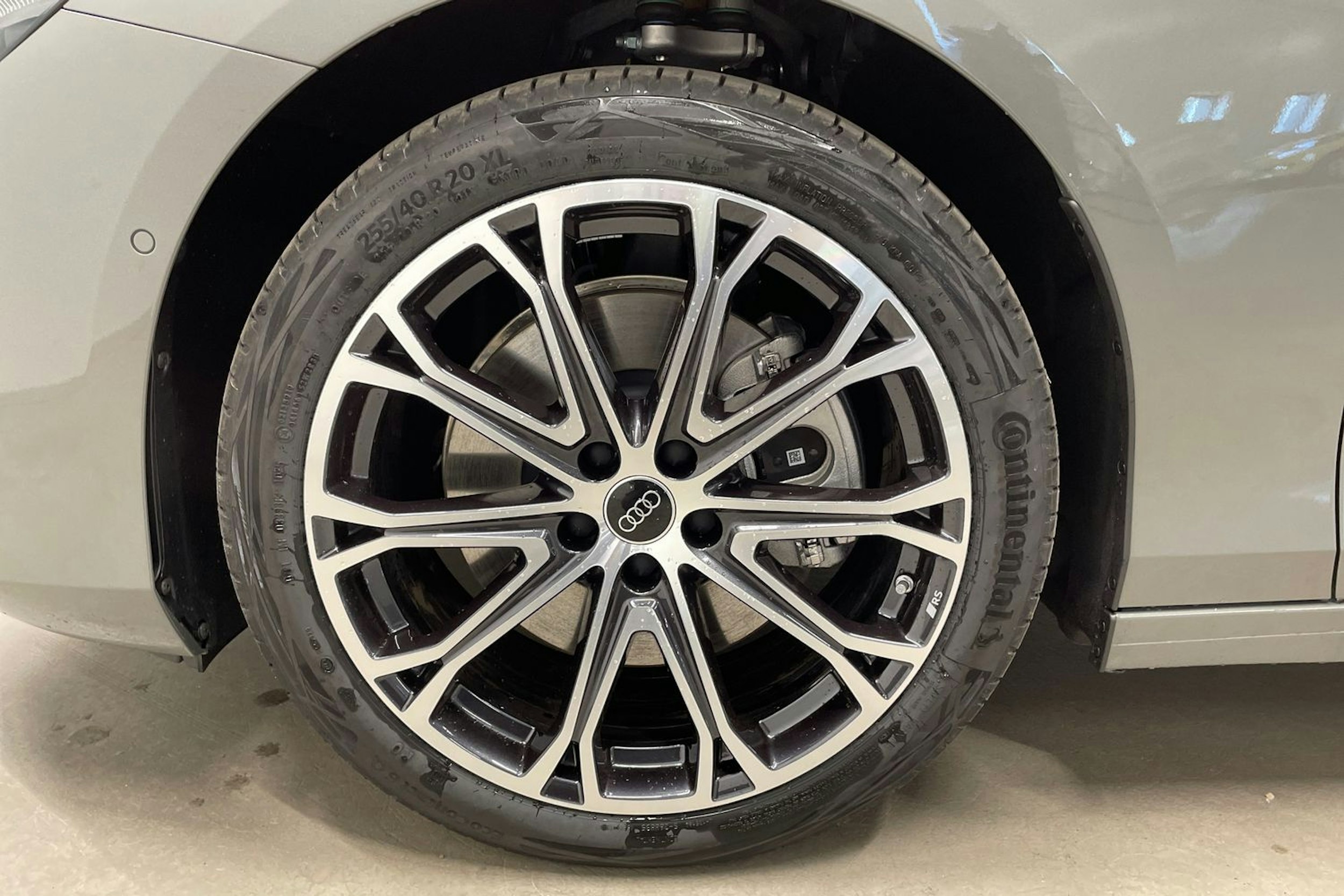 harmaa Audi A6 2025 kuva 10.