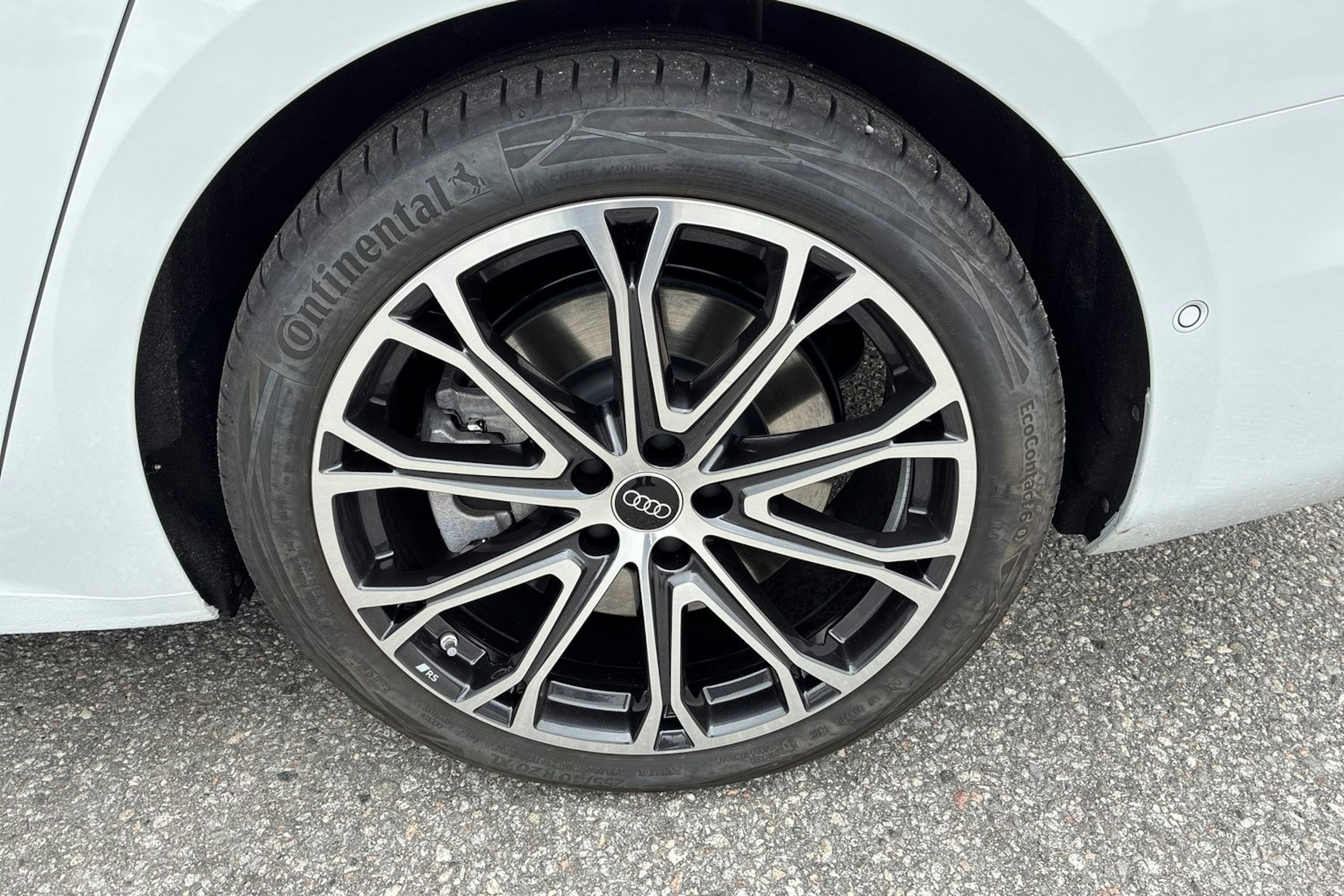 valkoinen Audi A6 2025 kuva 10.