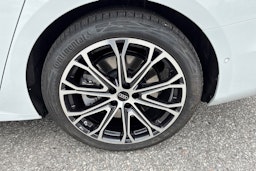 valkoinen Audi A6 2025 kuva 10.