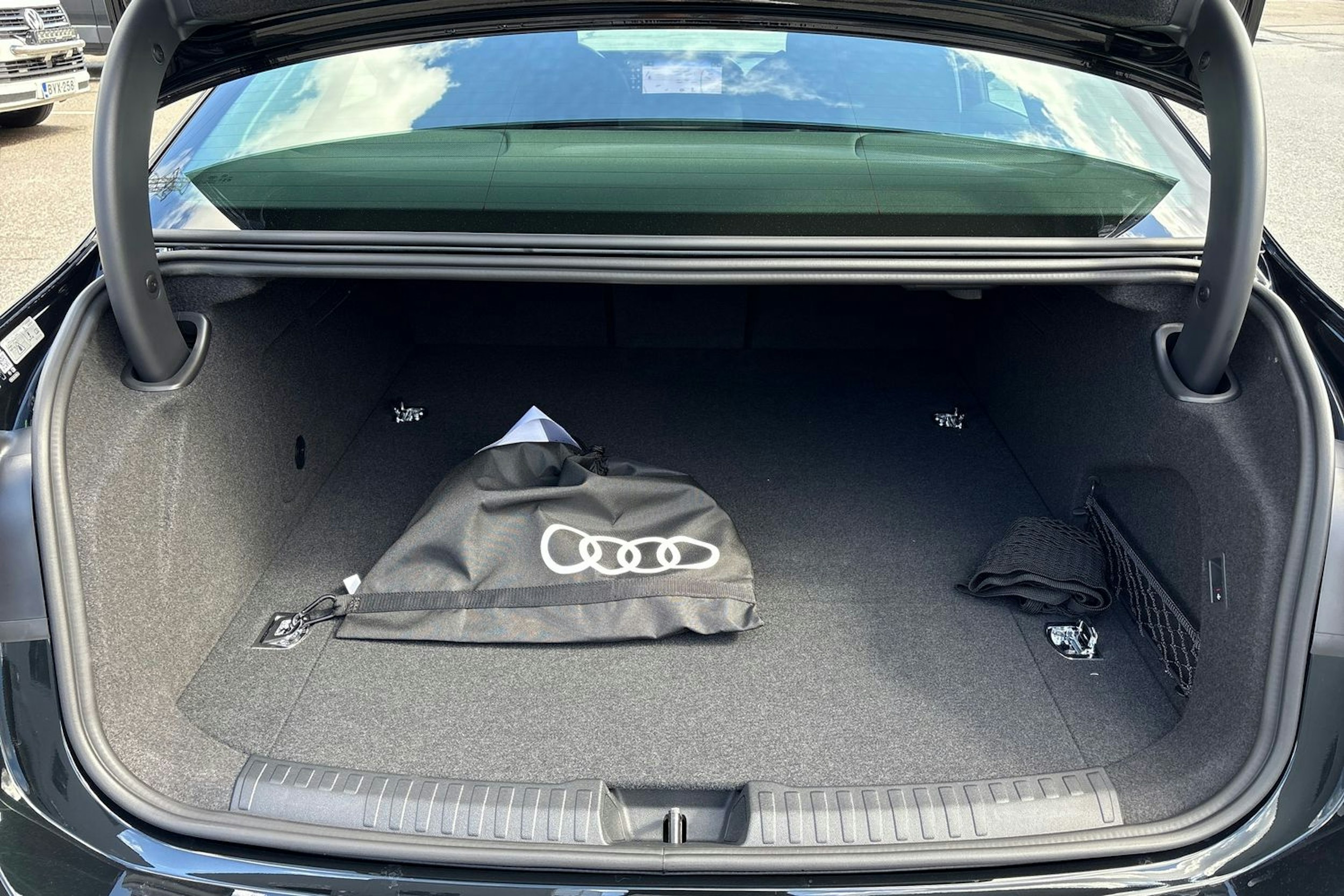 vihreä Audi A6 2025 kuva 12.